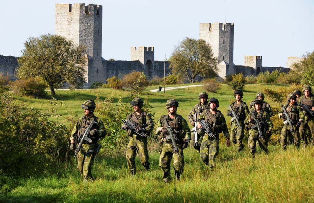 原本在2010年暫停徵兵的瑞典決定重啟徵兵制度。