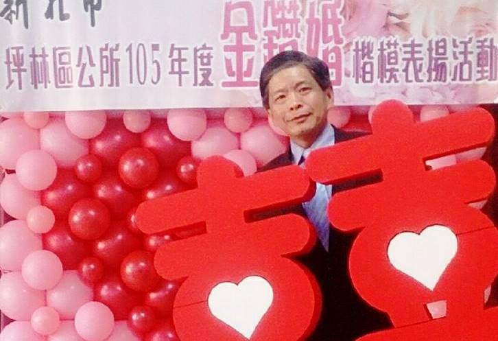 呂學記為了區里大小事到處奔波，如今卻傳出私底下不尊重女性。