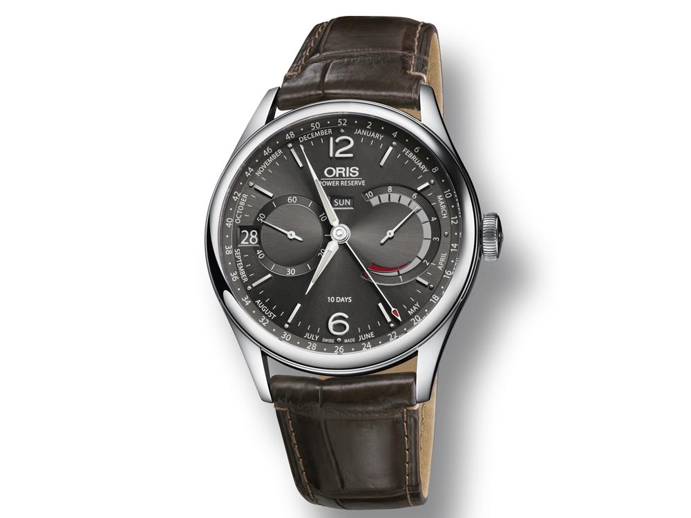 Artelier Calibre 113 商務曆十日鍊腕錶／Calibre 113手上鍊機芯／不鏽鋼材質／錶徑43mm／時間、日期、星期、52週、專利非線性動力儲存顯示／十日動力儲存／藍寶石水晶錶鏡、底蓋／防水50米／建議售價：未定