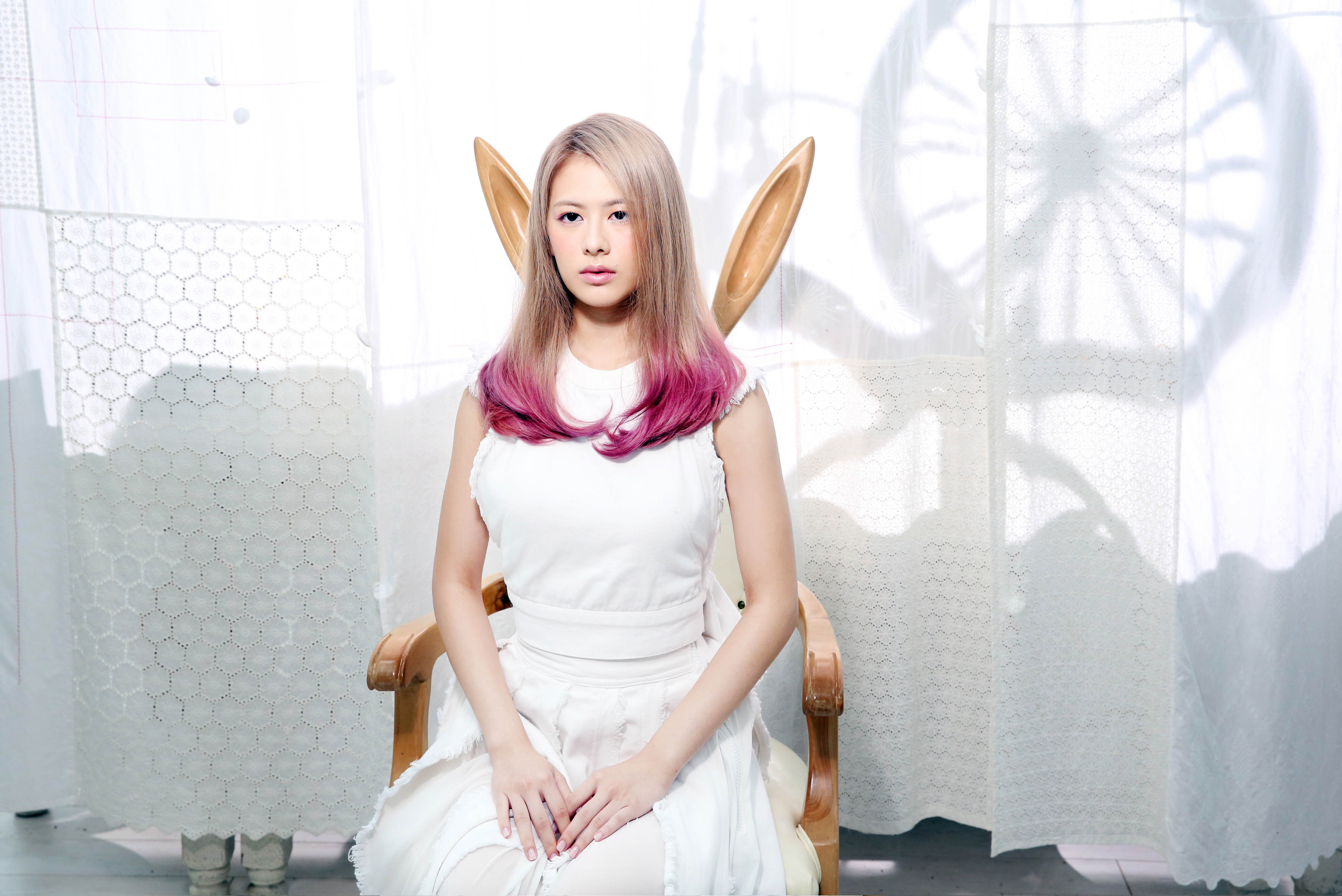 姚亦晴再戰歌壇推出《漸強》專輯，展現不同風貌。（圖：EMI提供）