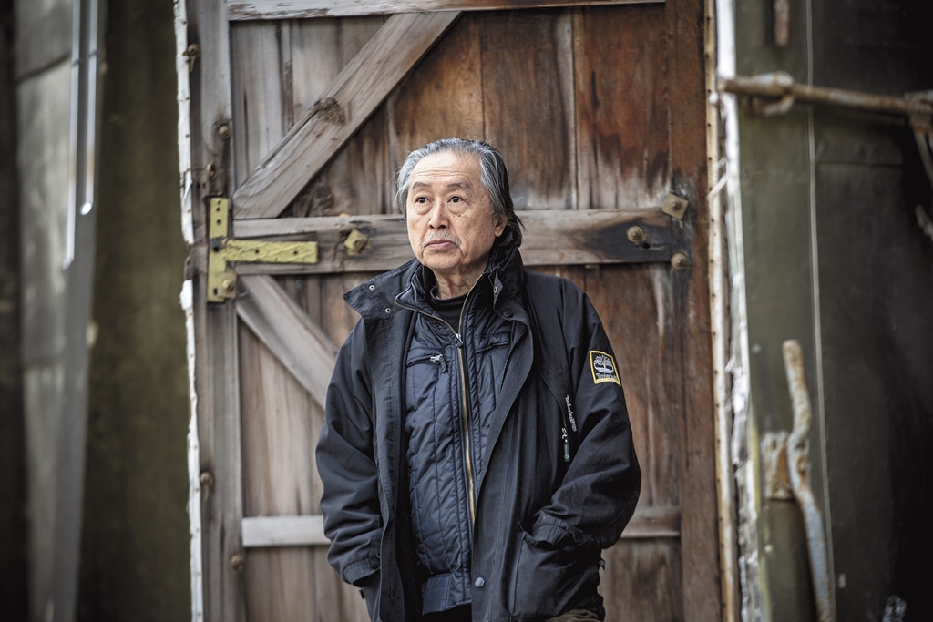 張照堂74歲了，左眼雖因病變已無法聚焦，但想尋找好景的飢餓感始終存在。