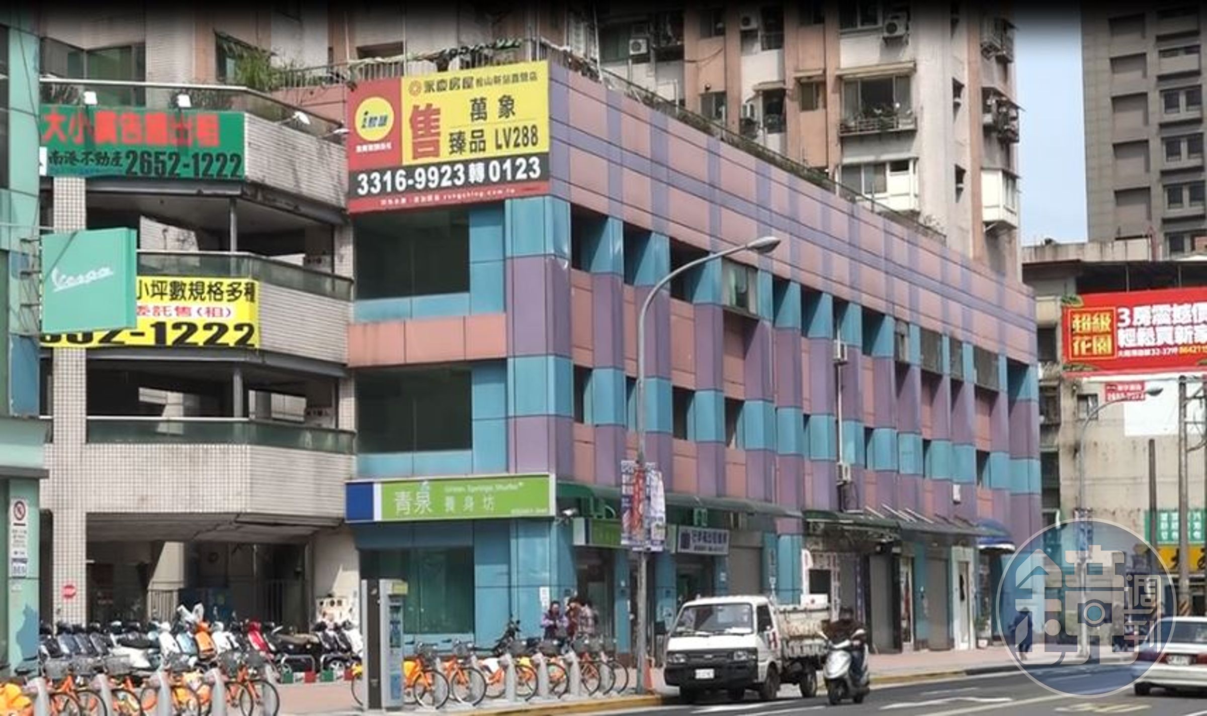 廢棄商場位於八德路四段，空蕩的地下室容易發生危險。