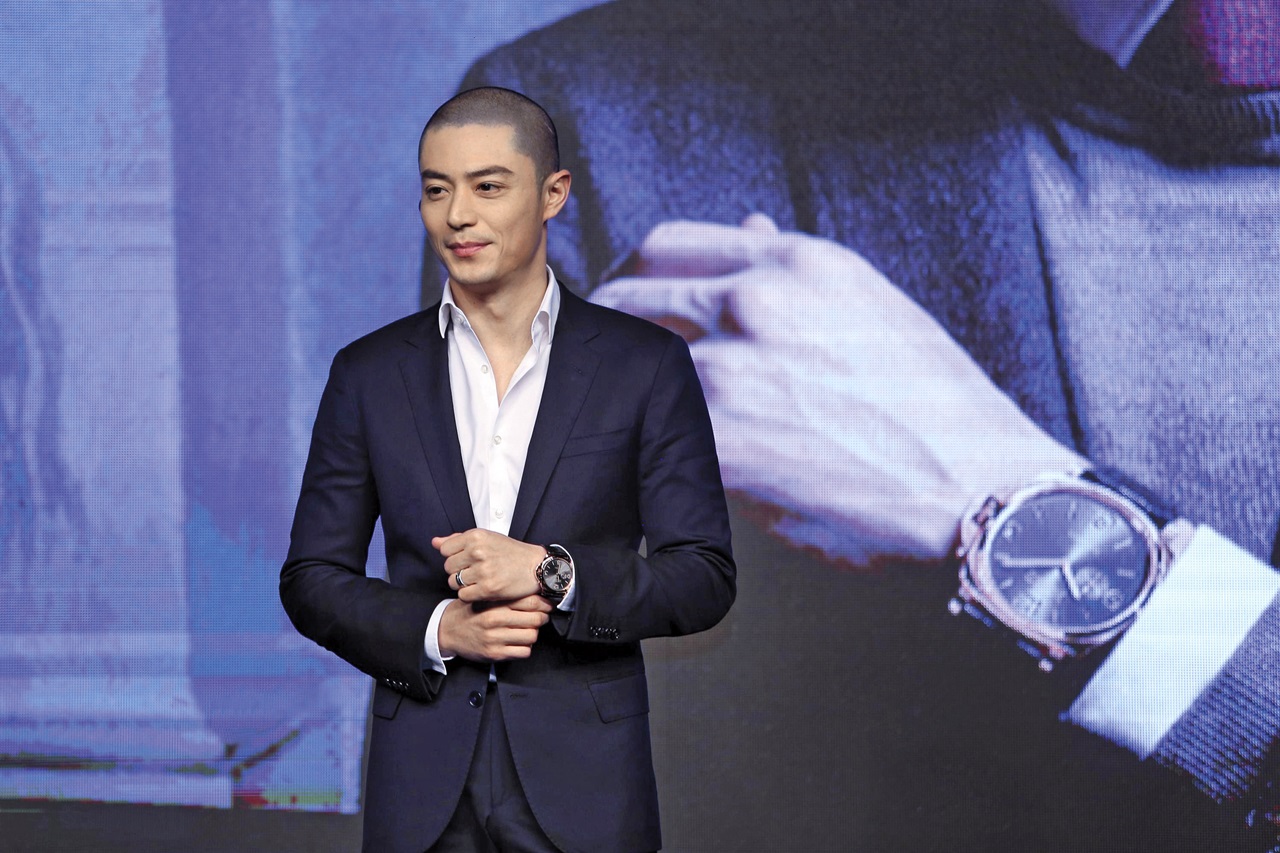 霍建華頂著光頭，出席義大利精品腕錶沛納海大中華區代言人發布會，成為該品牌創立157年來首位代言人。