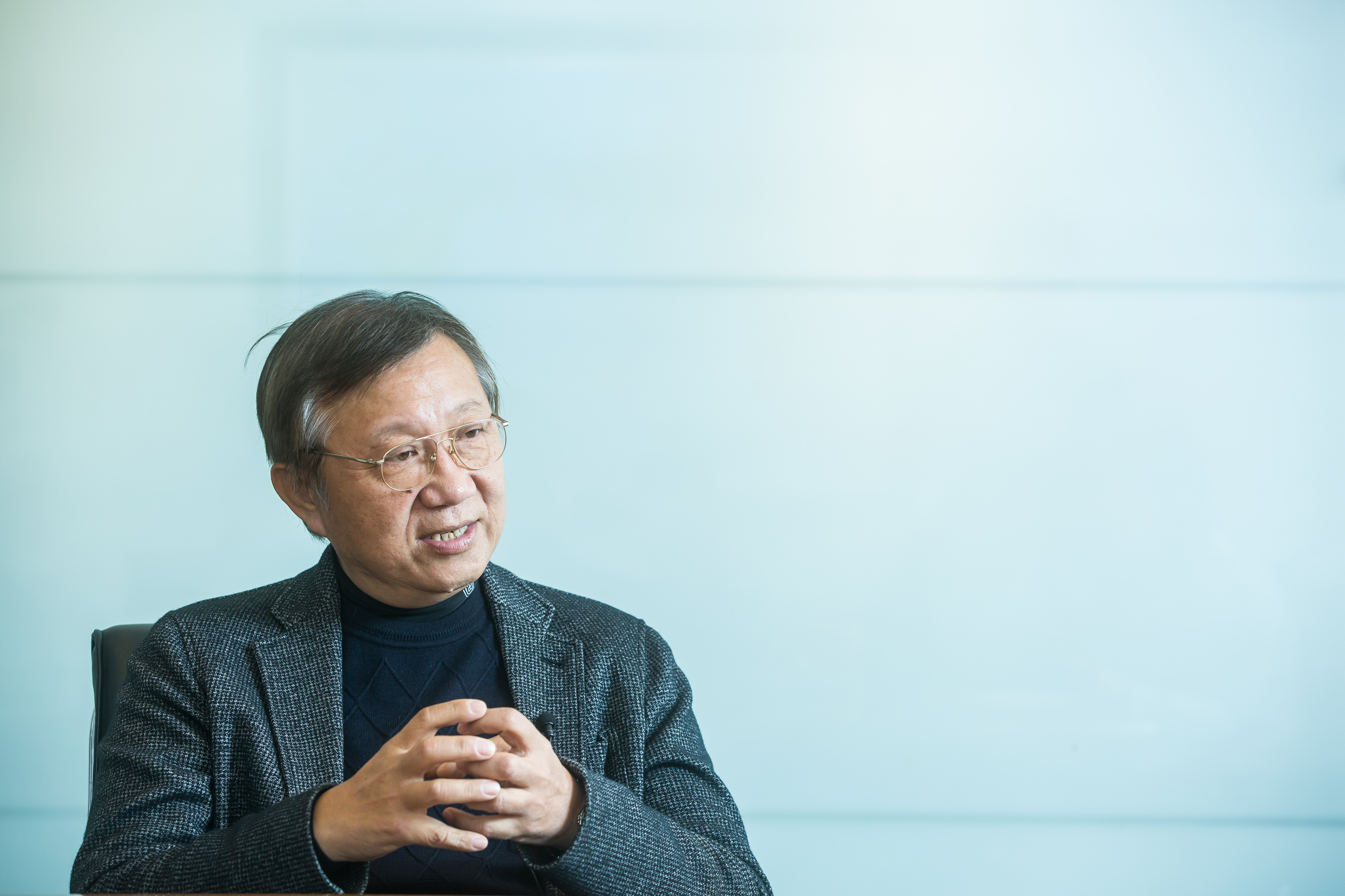 顧城明說,年輕的時候覺得騎車很帥、喜歡追求速度感,因此成了「飆車一族」。