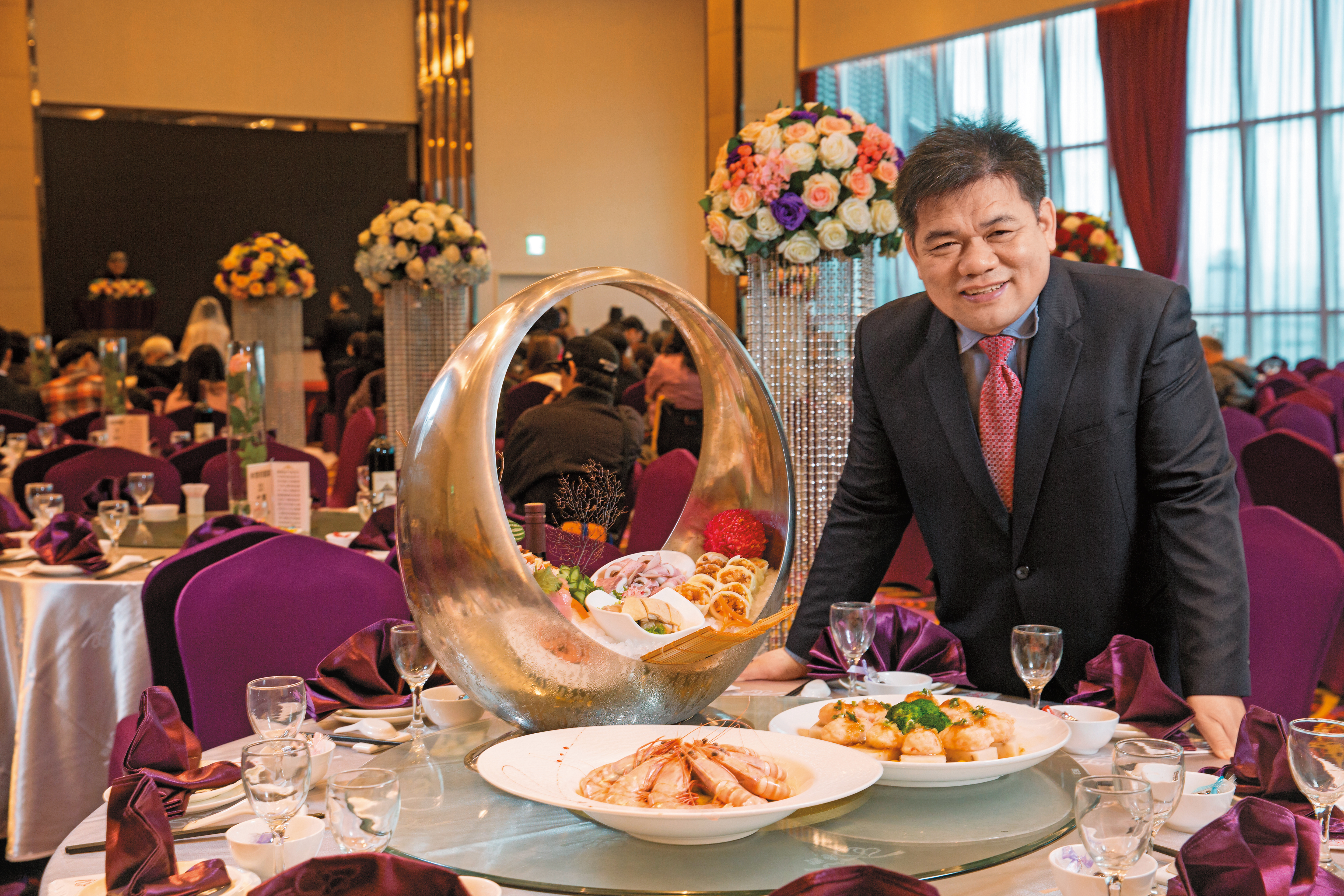 林志成國中畢業就投身餐飲業，10年前切入婚宴市場成立臻愛婚宴會館，在台北、台中共6家會館。