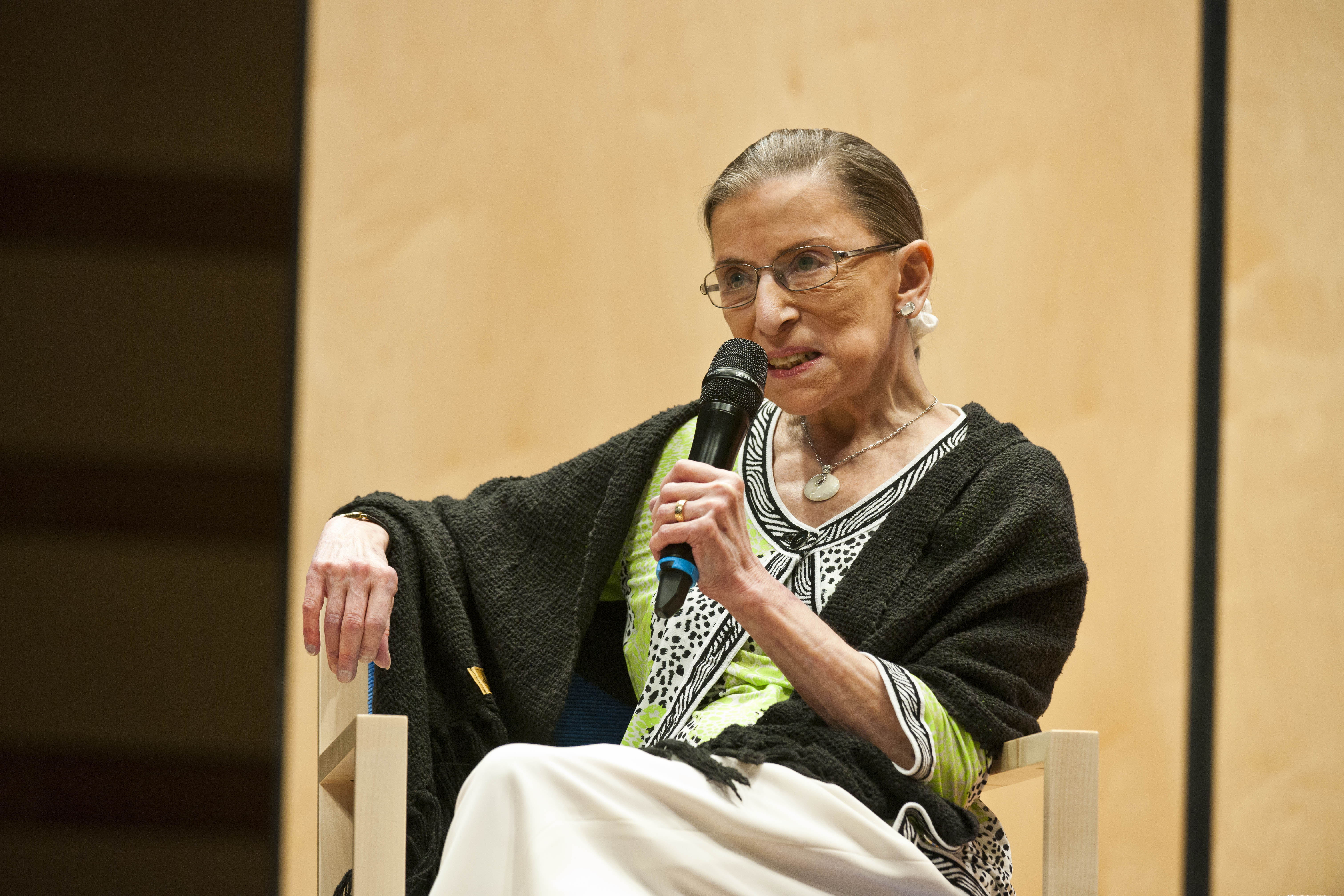 金斯伯格在1993年獲柯林頓總統提名，成為美國聯邦最高法院大法官。（東方IC）