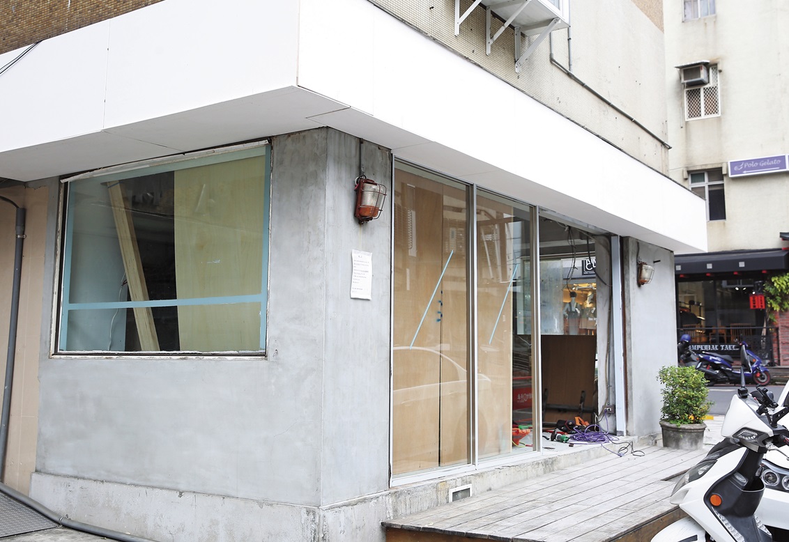STAYREAL」旗下品牌「CROXXBONES」原本在東區開直營店，但在去年悄悄結束營業。