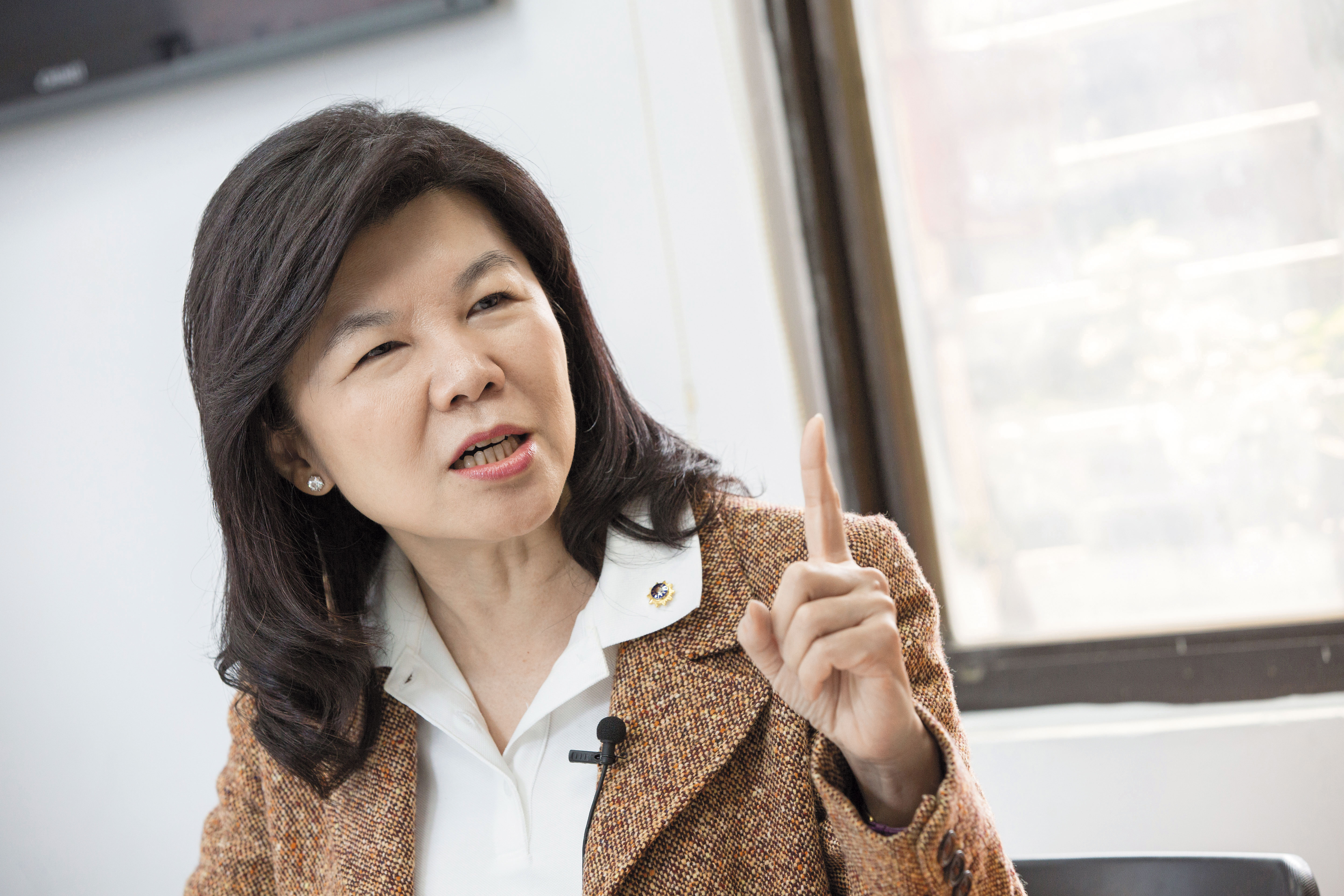 前立法委員潘維剛參選黨主席，她痛批國民黨中央為了黨主席選舉已經亂套，像消失的政黨。