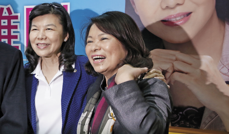 前副主席黃敏惠與潘維剛（左）私交甚篤，黃家班的力量可以協助潘。