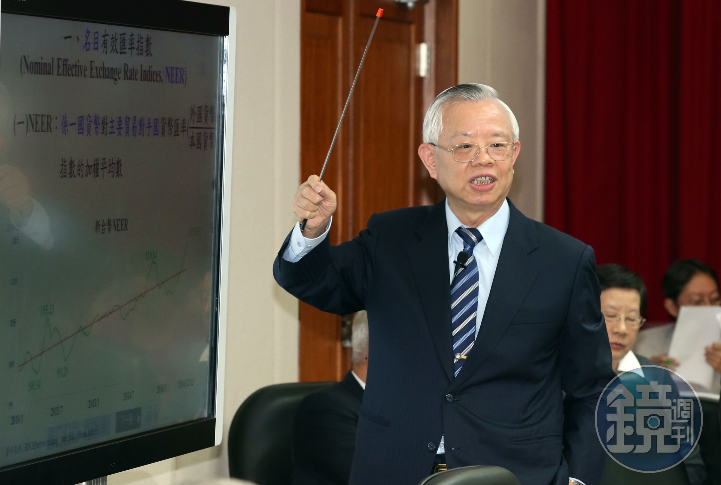 美國下週三（15日）將召開聯邦理事會議，台灣央行官員說，賭定會「升息」。圖為央行總裁彭淮南。
