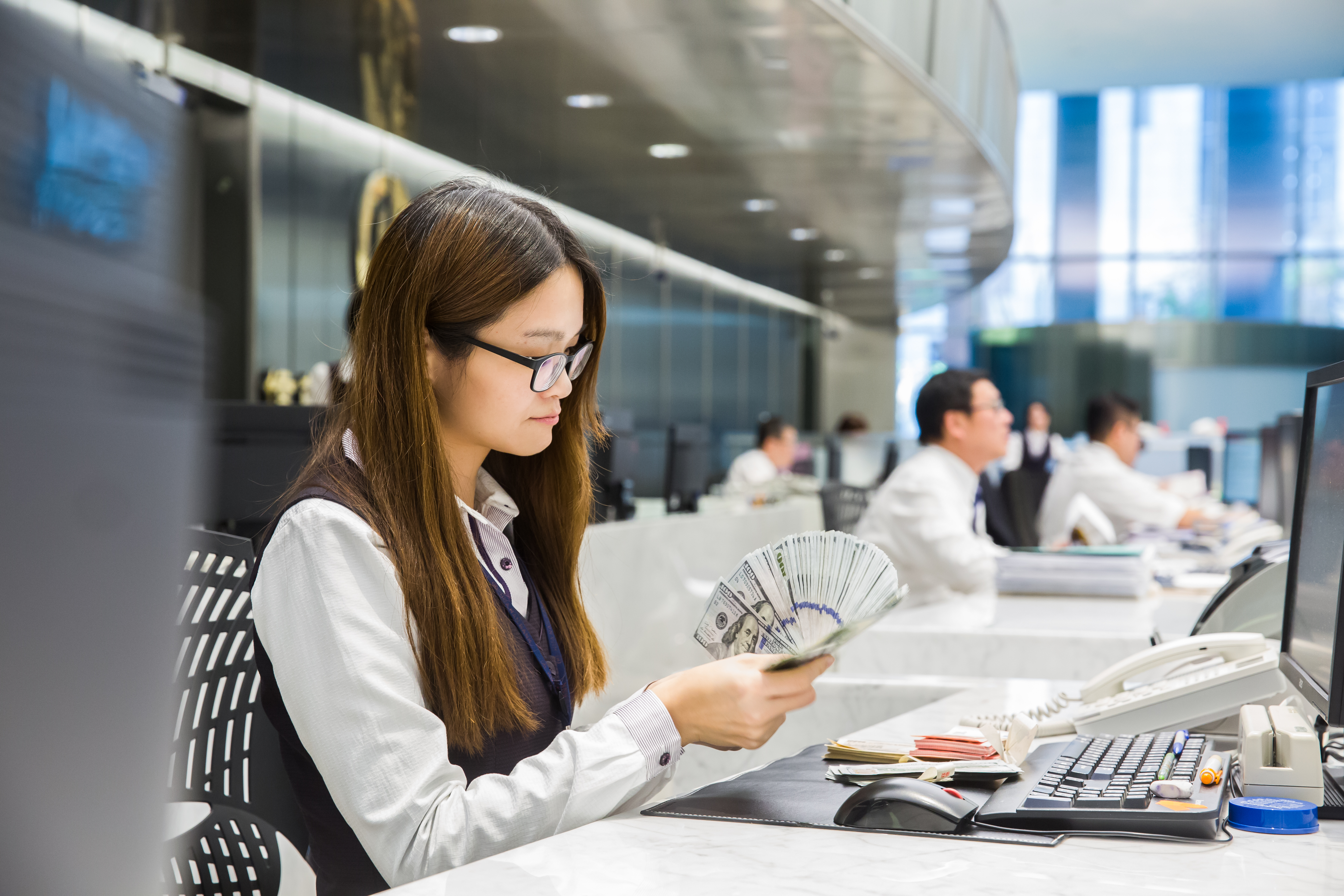 美國升息幾成定局！市場預估，屆時美股、美元指數可望進一步走強。