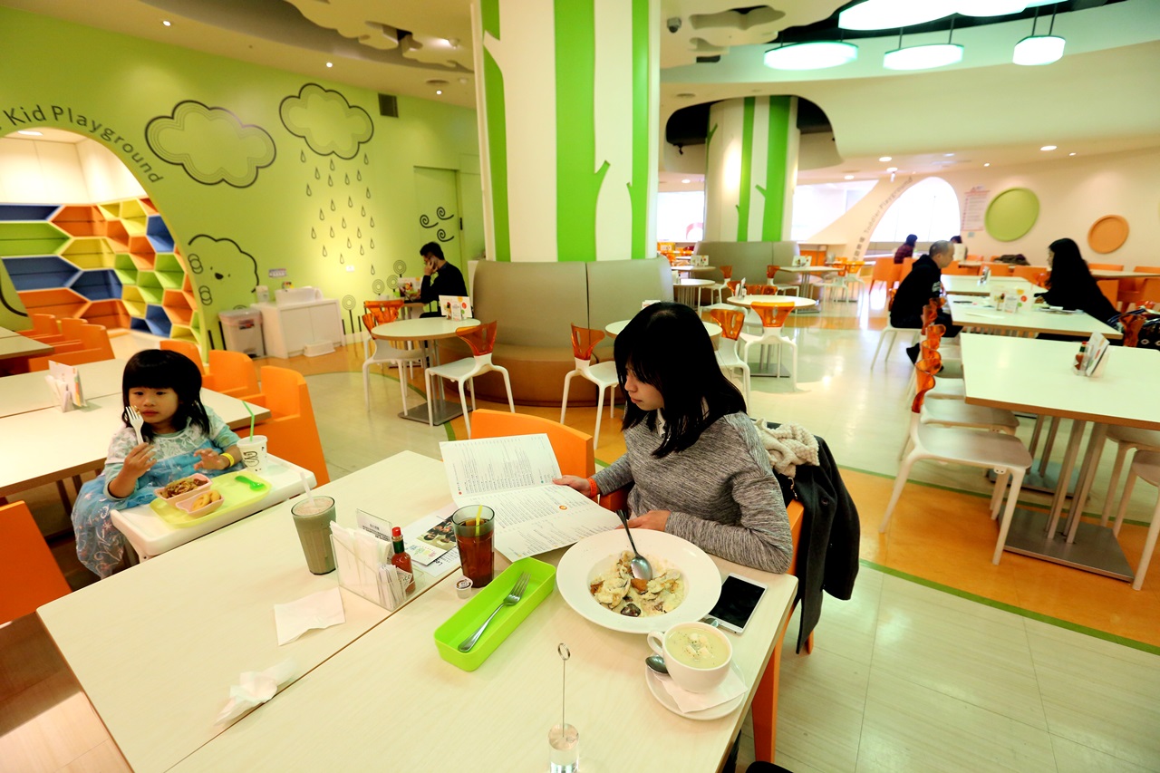 國泰金控第三代接班人蔡宗翰，在台北市信義區開立高檔親子餐廳。