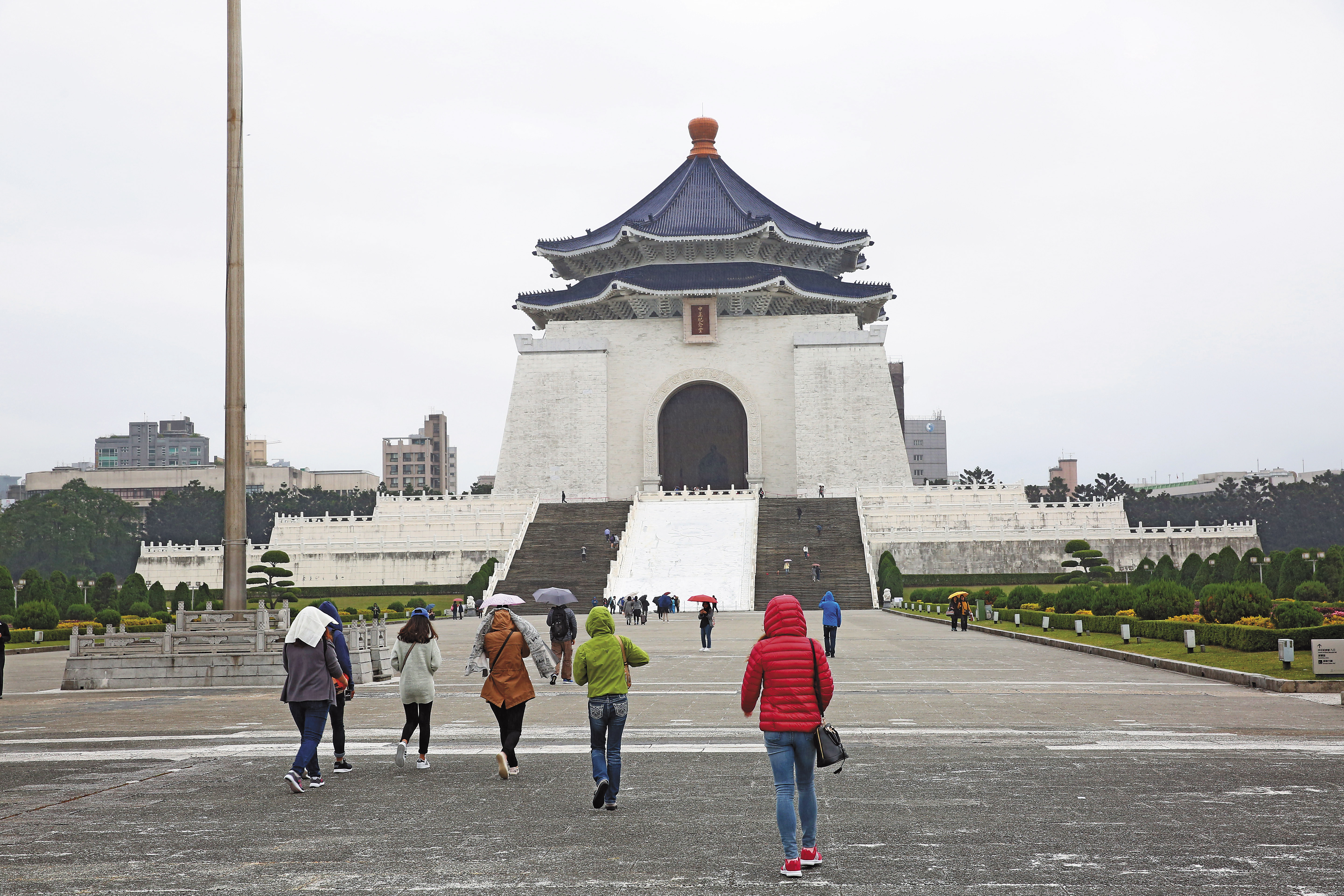 李、扁、馬3任政府，對228「元凶」都是糊塗帳，蔡英文不一樣，決定追究責任歸屬，廢掉中正紀念堂指日可待。