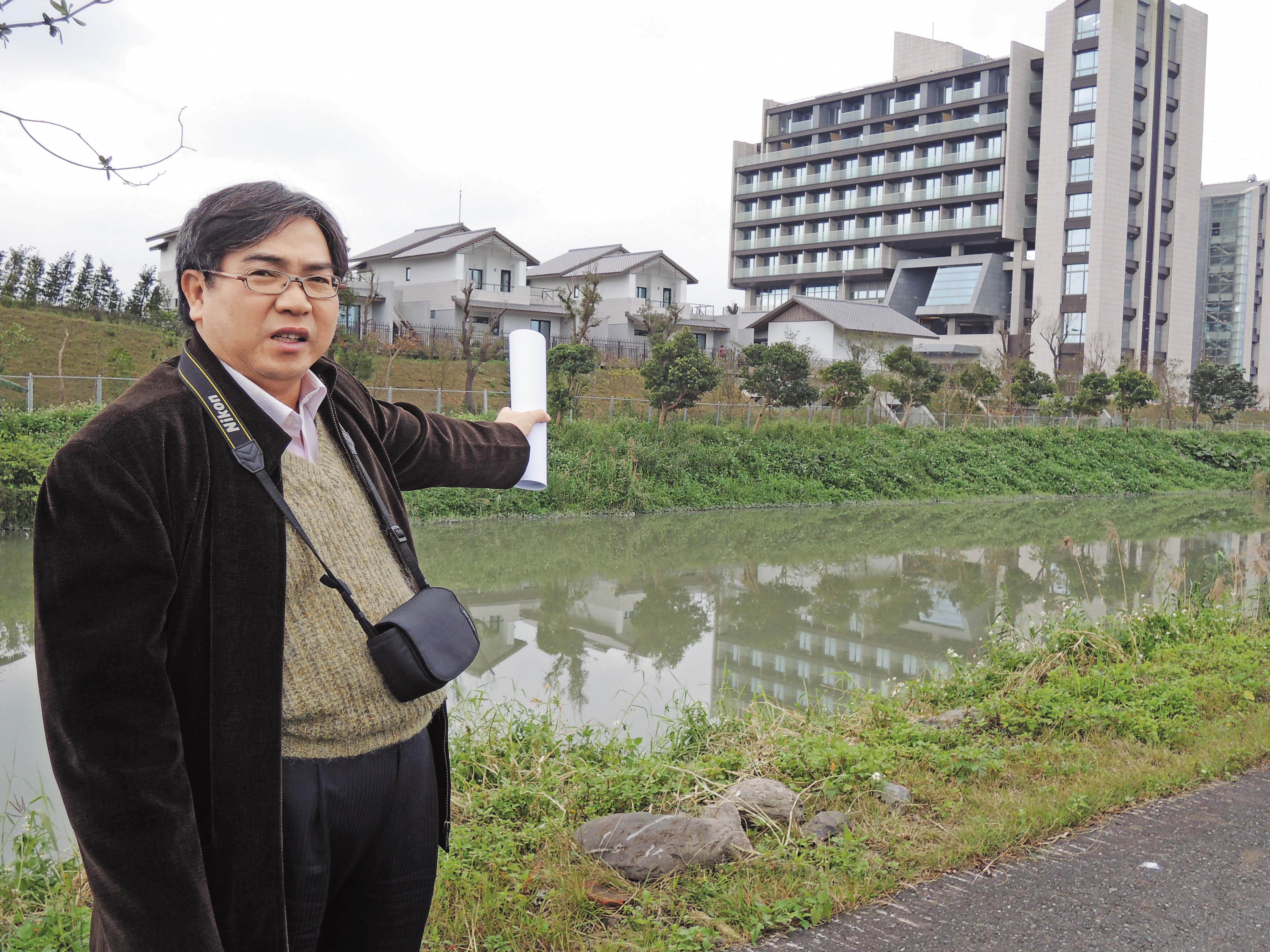 宜蘭縣前鄉代林錦坤具狀向宜蘭地檢署告發林聰賢涉及圖利。