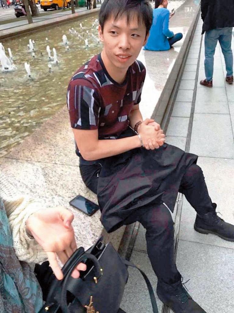 程男沒有正當工作，打著富二代的名號四處招搖撞騙，曾有多人上當。（翻攝自程宇臉書）
