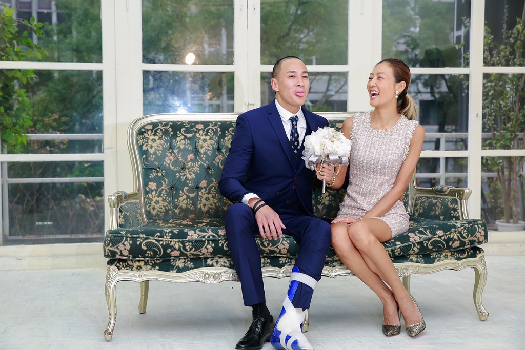 何潤東和Peggy結婚滿一年再拍婚紗慶賀。