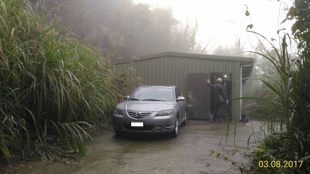 吳俊嫌綽號高董，在新竹尖山鄉高海拔山區向當地原住民承租鐵皮屋，改造為製做安非他命的毒品工廠。