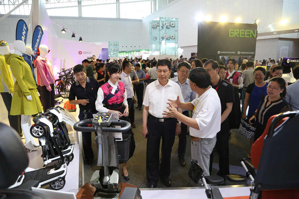 兩岸關係熱絡時，台灣名品展景象熱絡。（外貿協會提供）