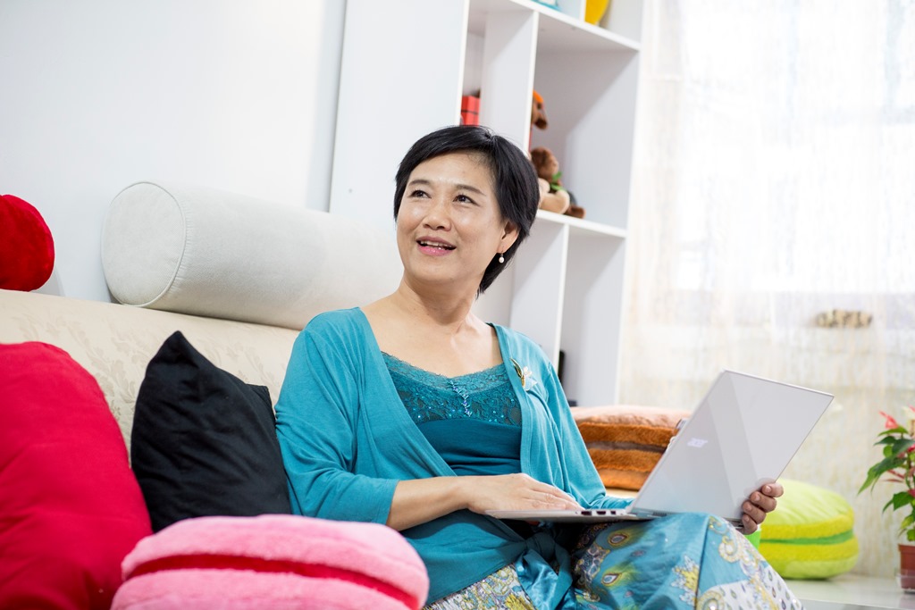 程如晞不出生在網路世代，但不管走到哪，電腦跟網路都是她的必需品。