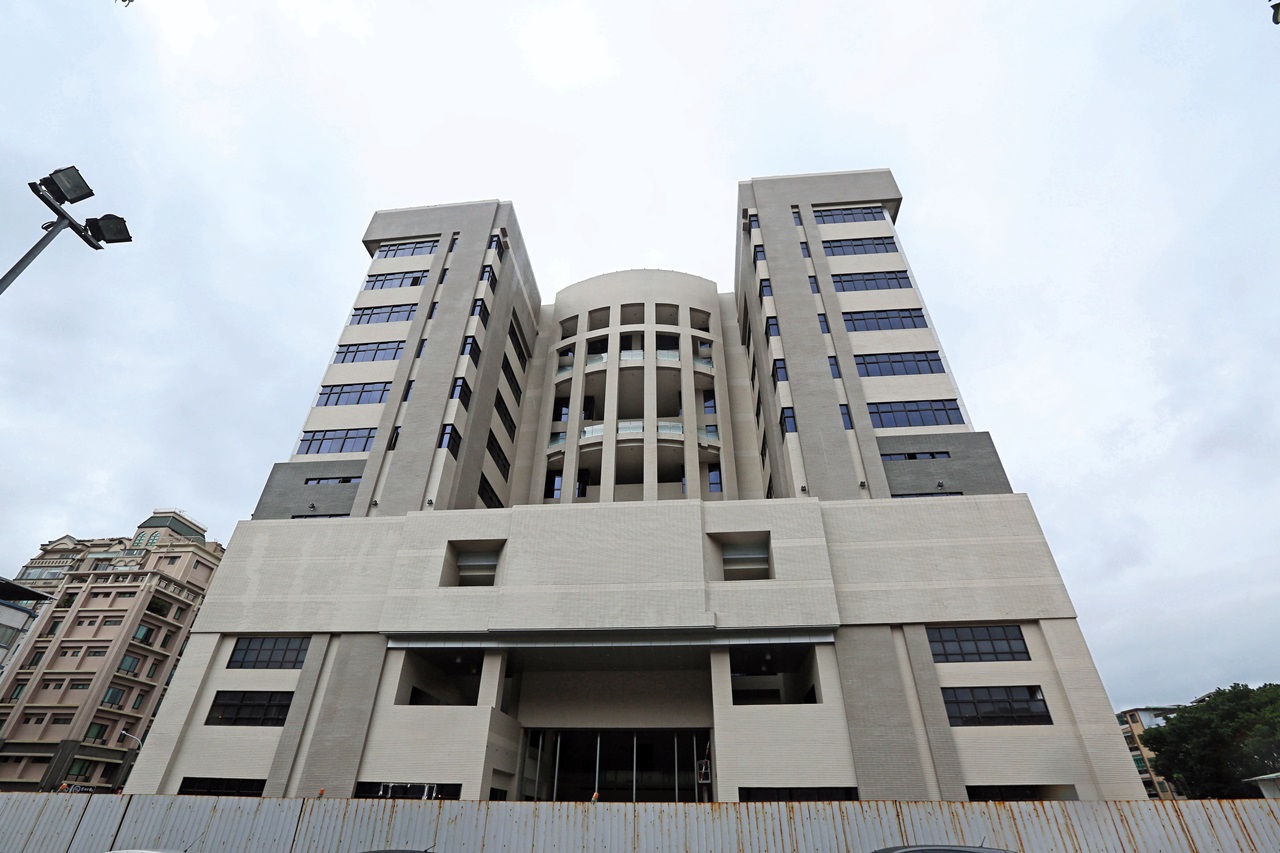 士檢新廈位於士林看守所舊址，地上12層，地下3層，預計今年8月完工。