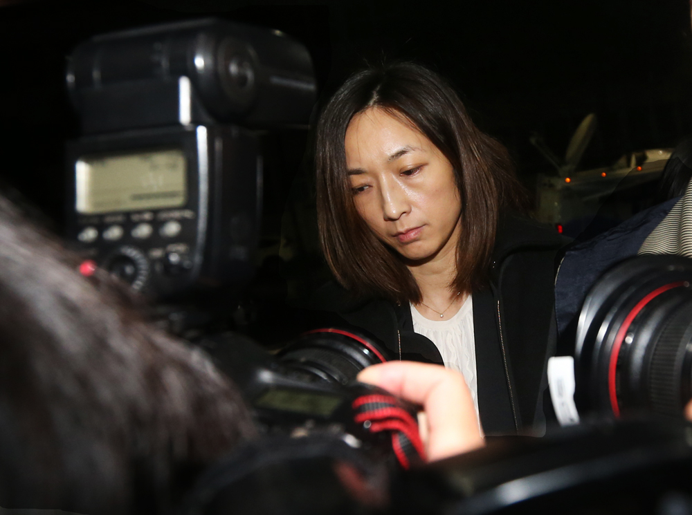 瑞信證券台灣區總經理邱慧平涉及漢微科內線交易案遭檢方約談，並以500萬元交保。