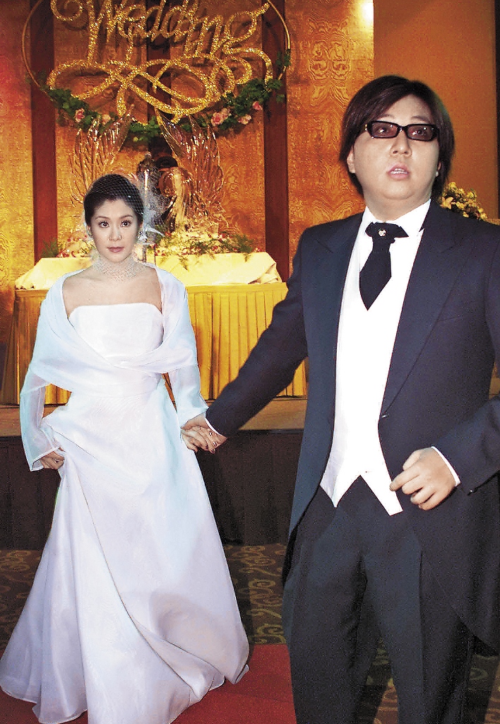 袁惟仁跟陸元琪2002年結婚，婚後陸元琪退出演藝圈專心持家，以家庭跟小孩為重。（聯合知識庫）
