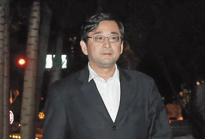 涉嫌掏空百億元的前幸福人壽董事長鄧文聰透過律師遞狀，認為患有重大呼吸中止症，若不立刻保外就醫，恐有生命危險。圖取自中央社