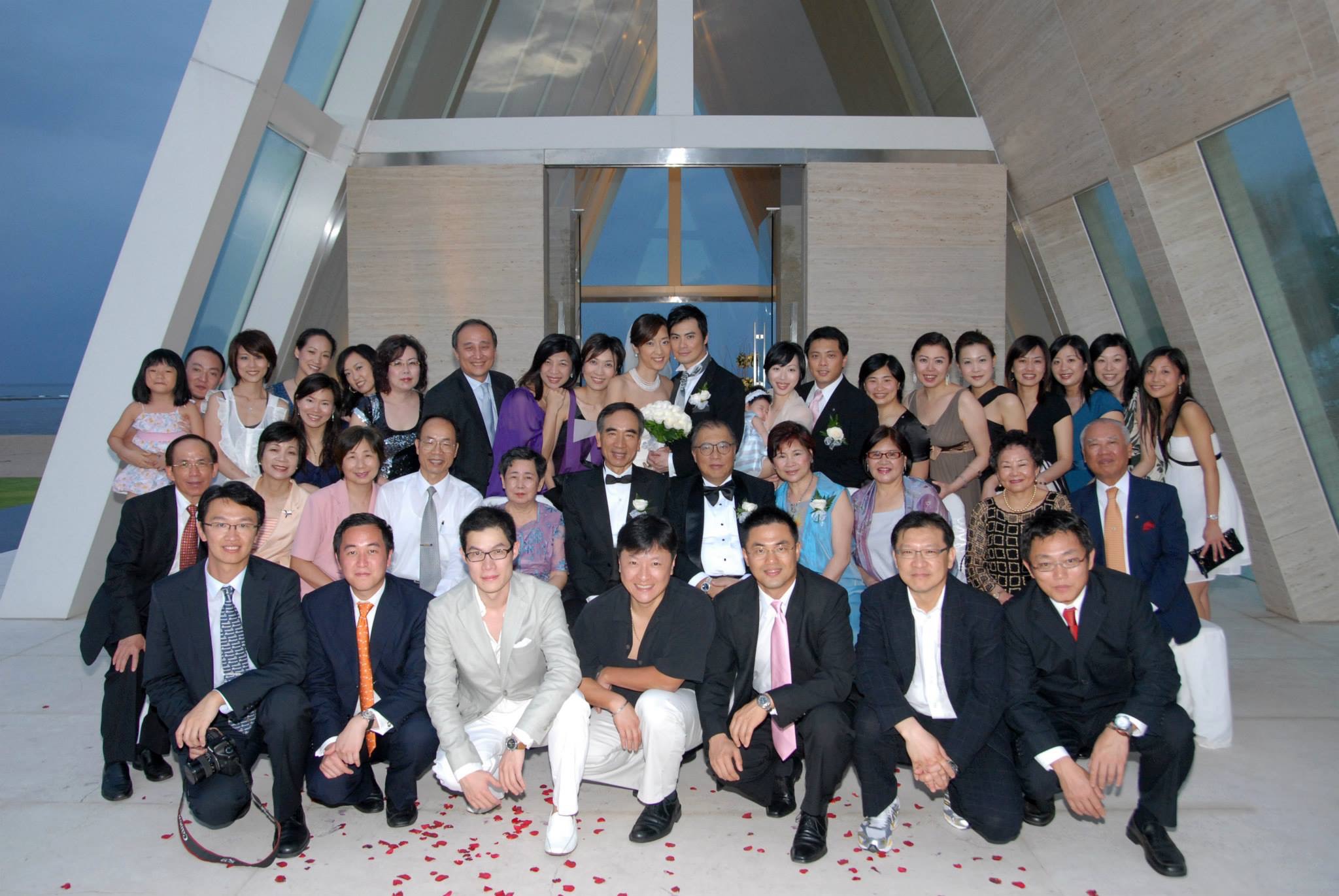 邱慧平和許耀仁一個是外資天后，另一個則是富二代，兩人是金童玉女的組合。（翻攝自許道弘臉書）