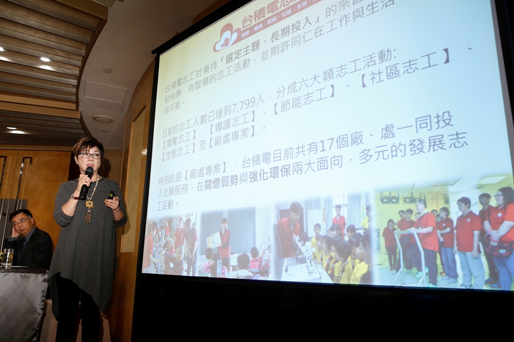 台積電志工社社長張淑芬表示，為了協助弱勢老人，她把所有的朋友都用上了。