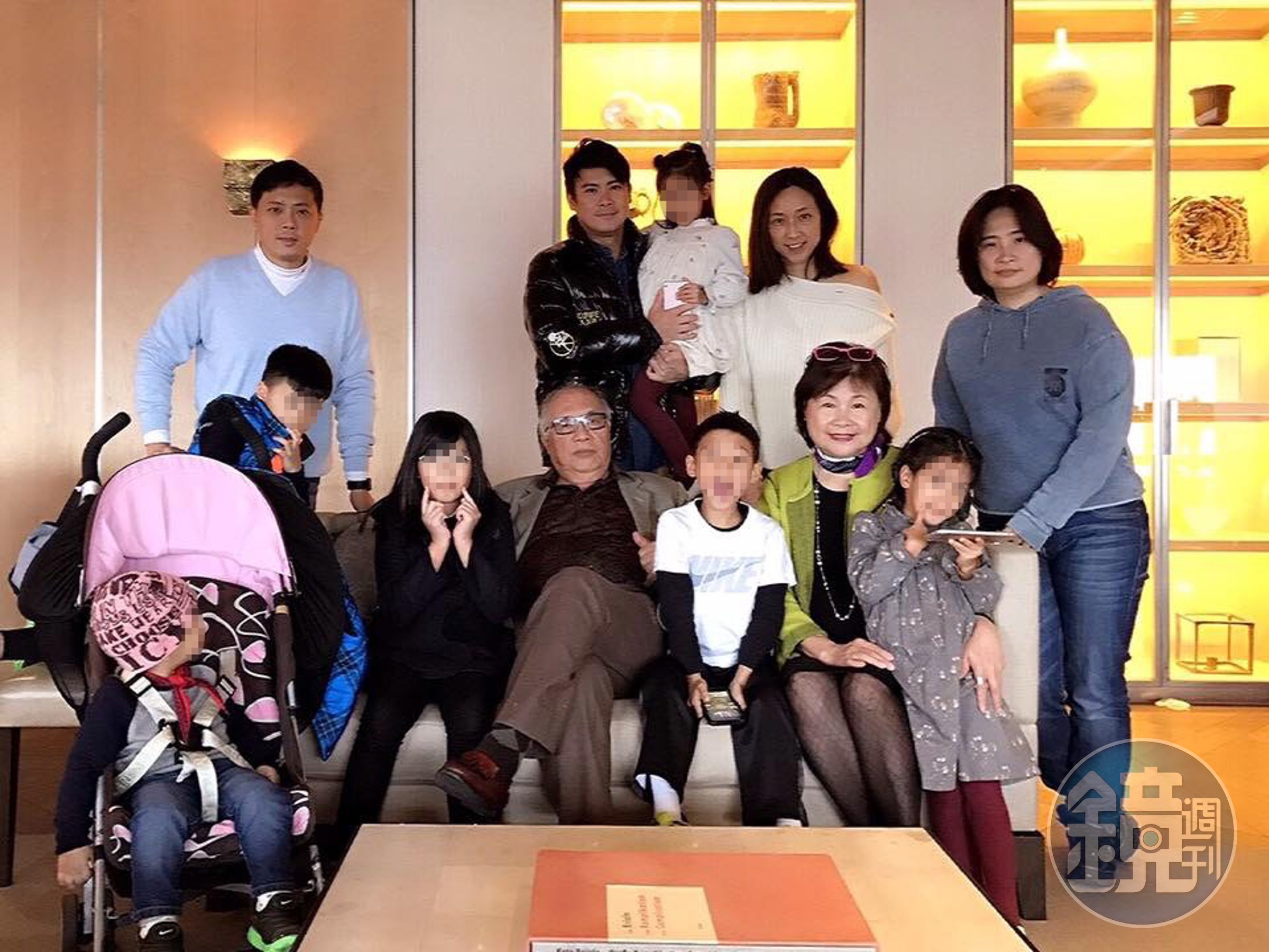 許道弘家三代同堂的畫面相當溫馨。（翻攝自許道弘臉書）