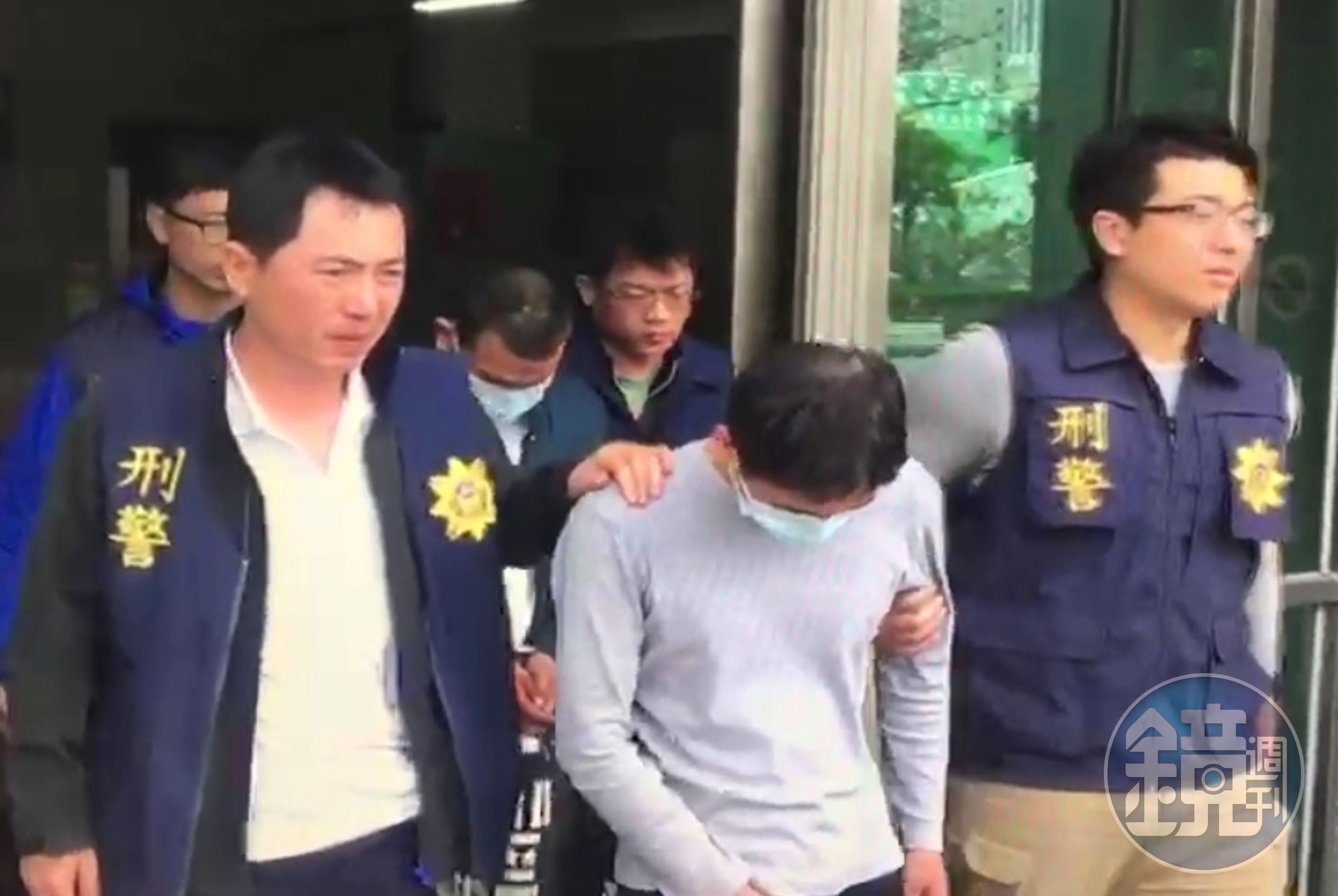 吸毒缺錢偷3千萬古董，雙盜落網。