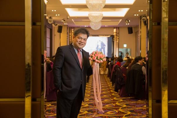 臻愛婚宴會館董事長林志成股齡逾30年，曾經買股獲利上千萬，也因誤信明牌而慘賠上千萬元。