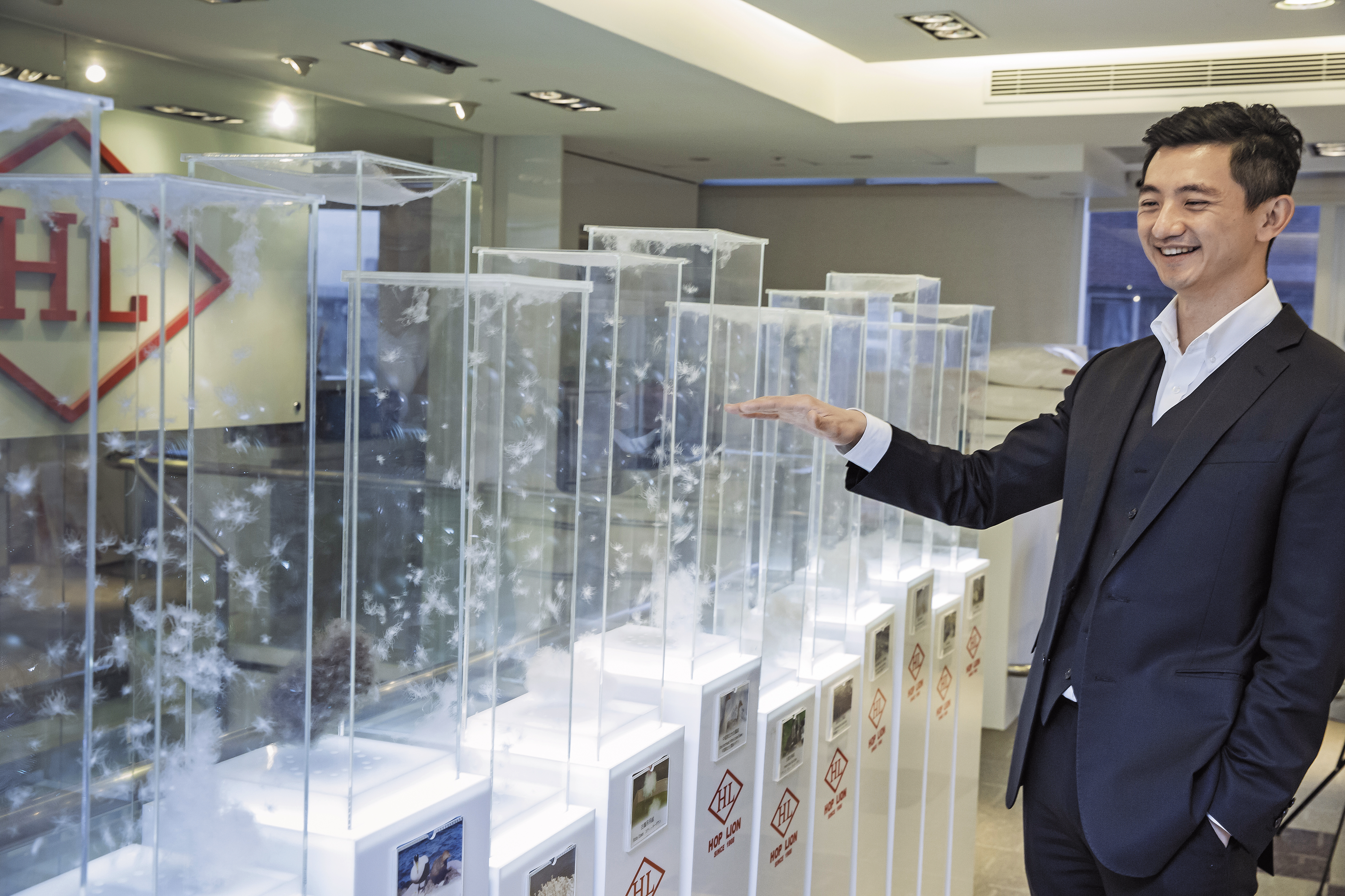 36歲的合隆董事長陳彥誠，要帶領百年企業合隆毛廠跑出新路。