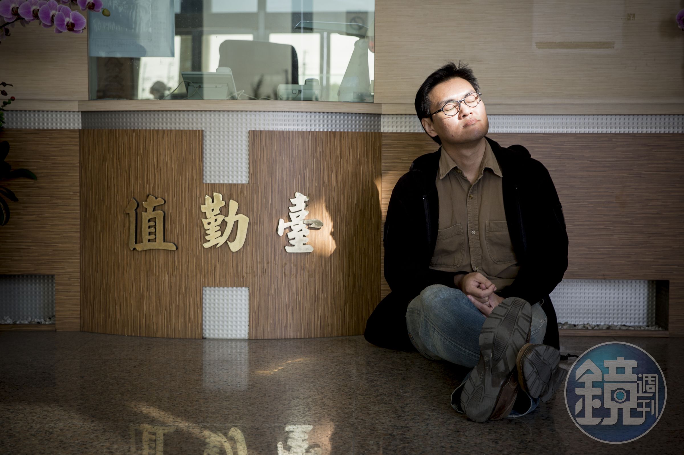 不知道為什麼，直到現在，每一年都有人找我。