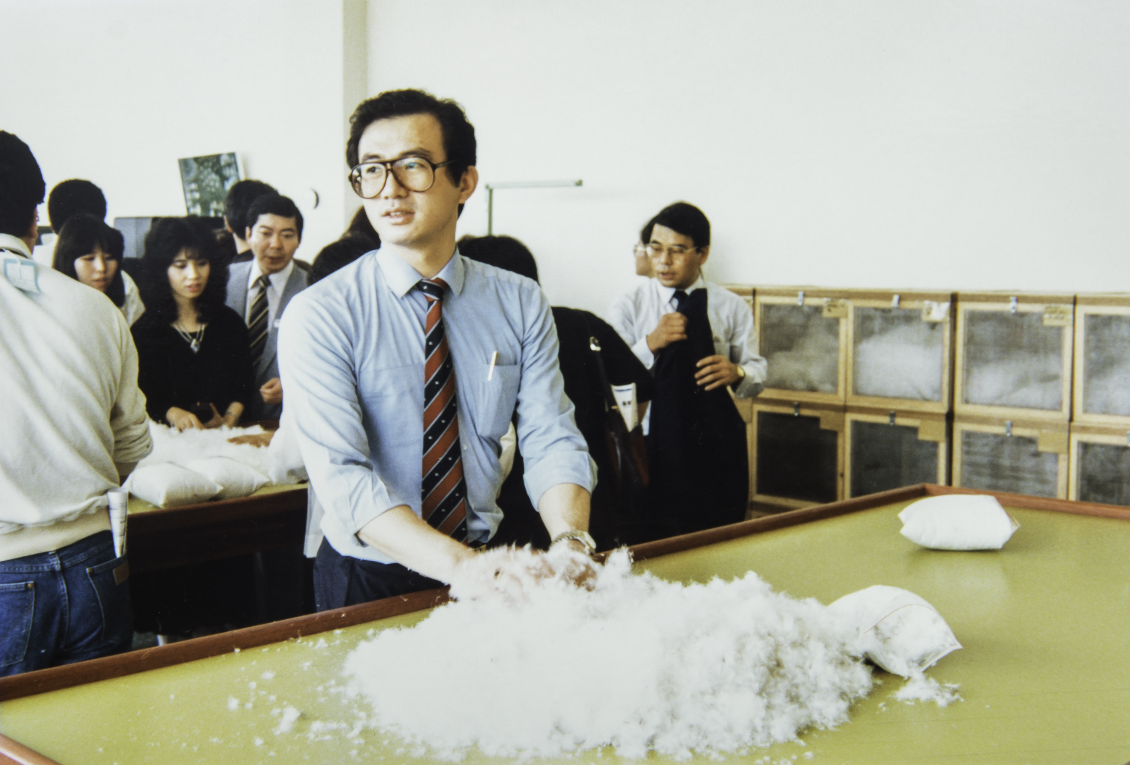 第4代陳焜耀1990年接手台灣合隆後，全球跑透透收購羽毛、勤跑業務。（陳彥誠提供）