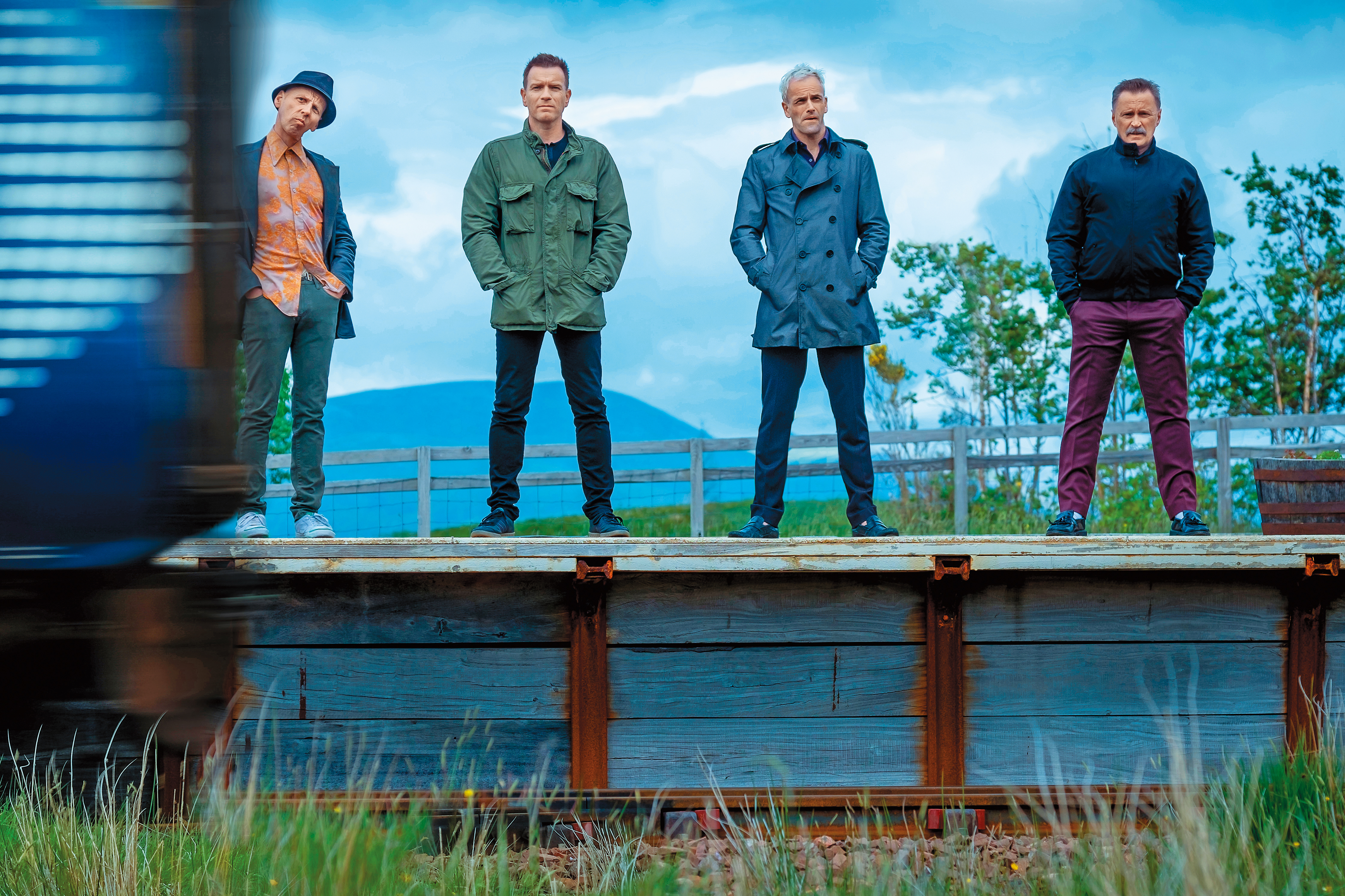 《猜火車2》由第一集原班人馬艾文布萊納（左起）、伊旺麥奎格、強尼李米勒、勞伯卡萊爾等再度合作。