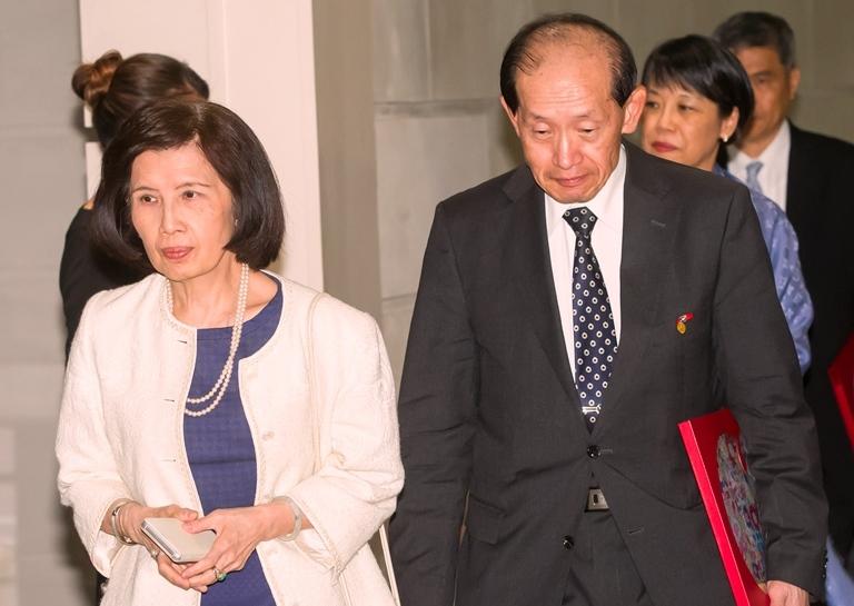 大同遭市場派介入，林郭文艷（左）和林蔚山（右）頭痛不已。