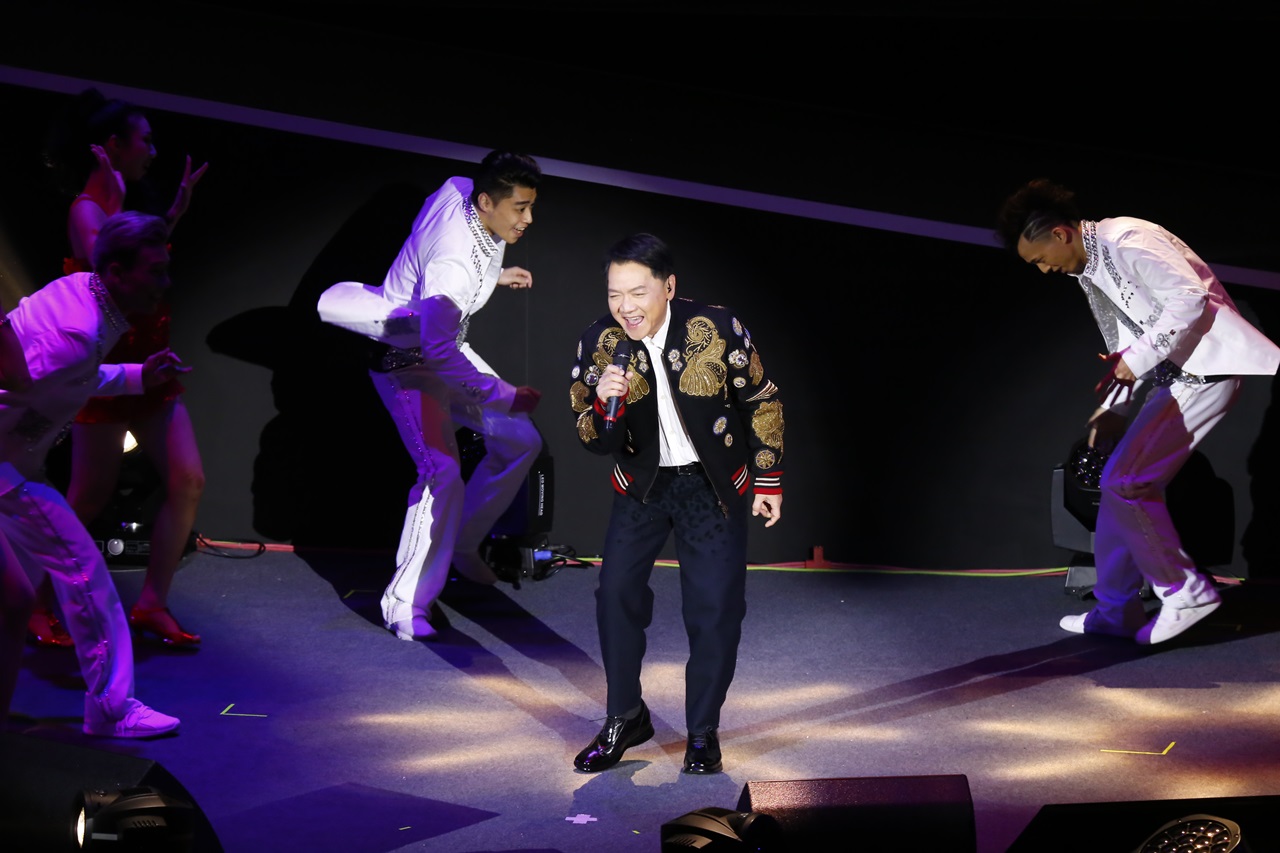 葉啟田自我突破，演唱會上火力全開表現高難度轉音技巧。