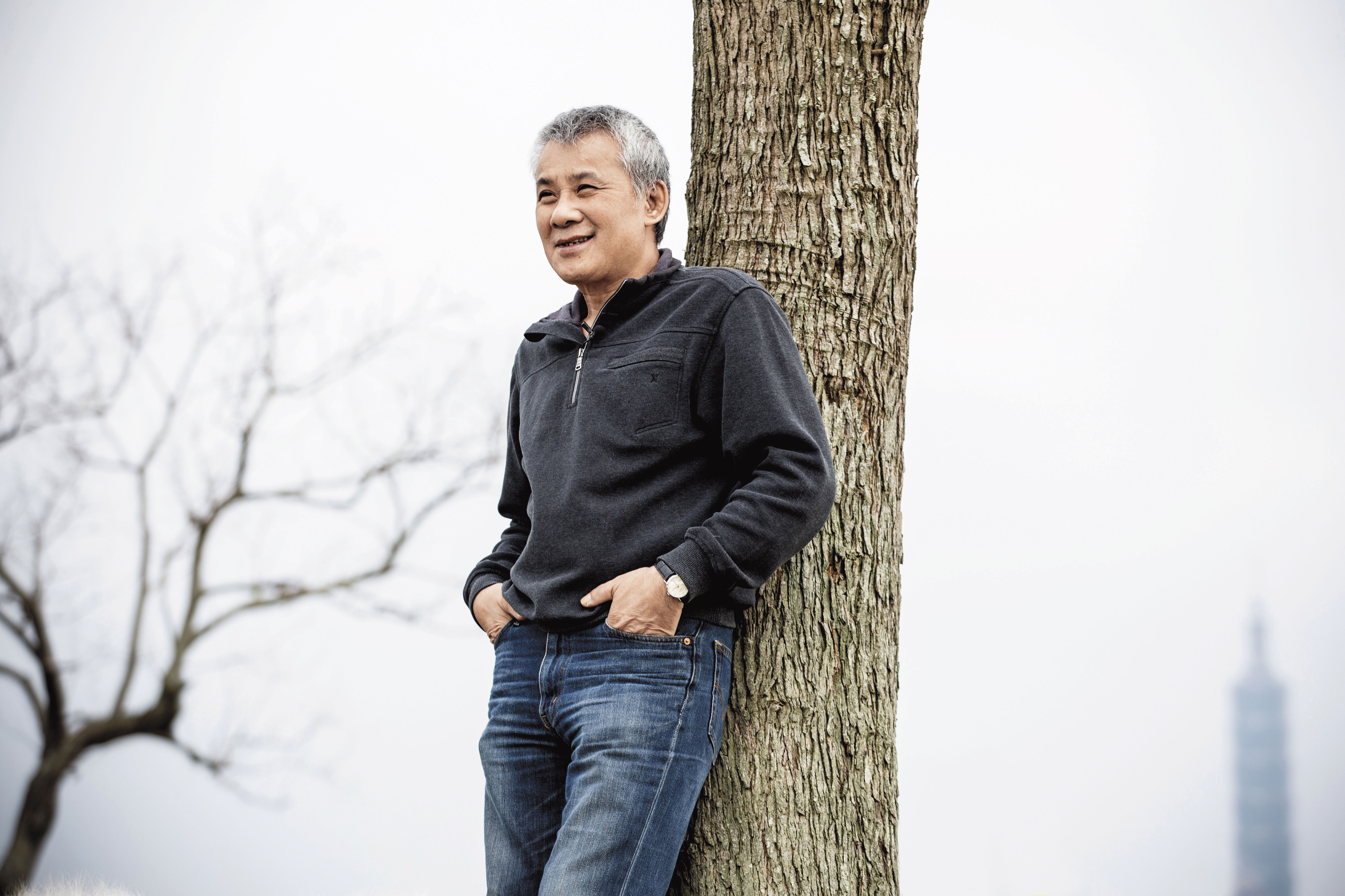 黑金城的辦公室就在河濱公園旁，視野遼闊，他坦然面對自己的過去，有自豪也有遺憾。