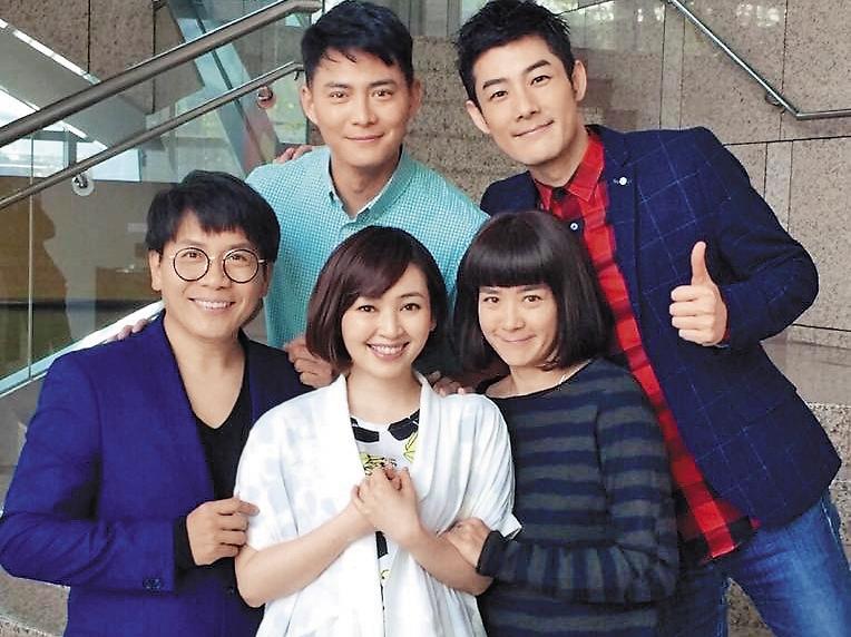 陸元琪曾與《母雞帶小鴨》同劇演員多年後再相聚。(翻攝自許傑輝臉書)