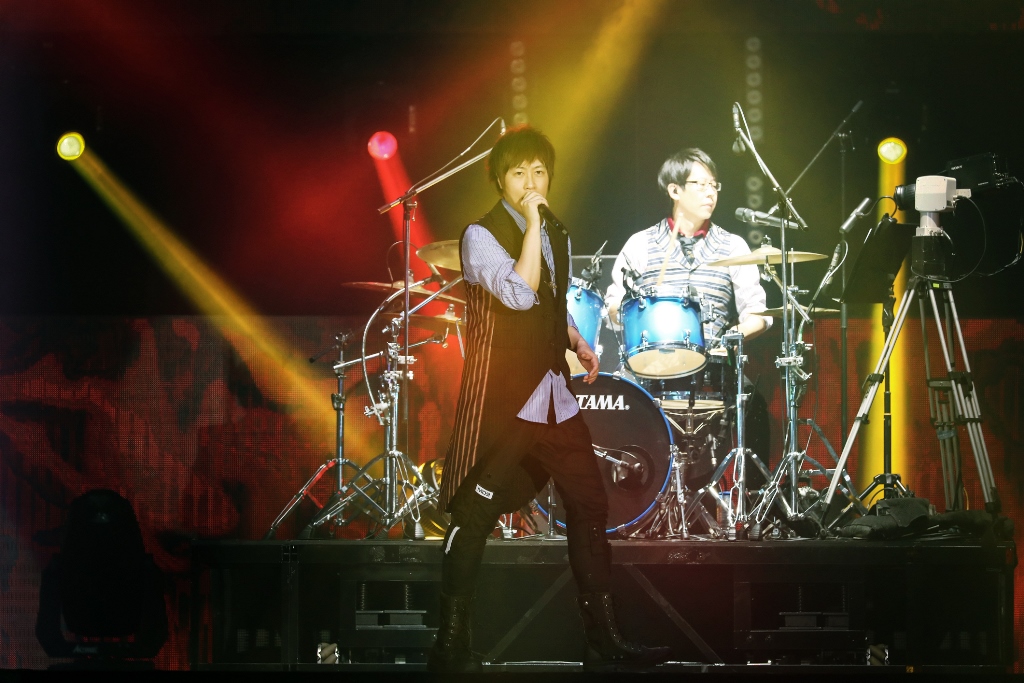 五月天LIFE「人生無限公司」巡迴演唱會在高雄連唱三場，累積15萬人次觀賞。