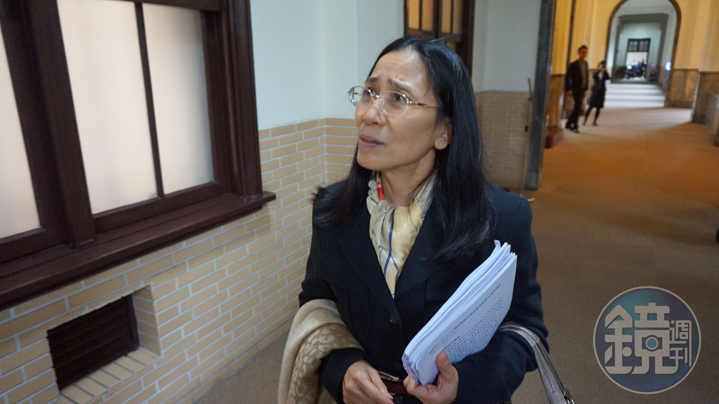 司改國是會議委員許玉秀今在會場打電話時暴怒拍桌，強調沒說法務部被孤立。