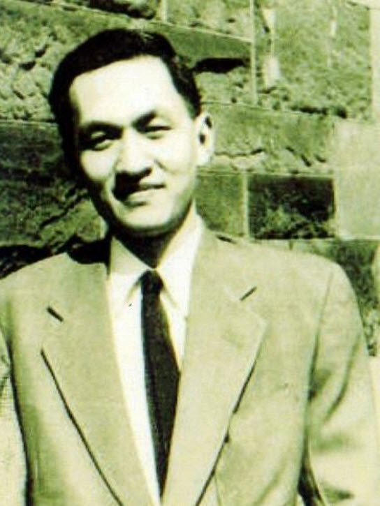 彭明敏34歲升教授,38歲當台大政治系系主任,是戰後台灣最年輕的教授和系主任。