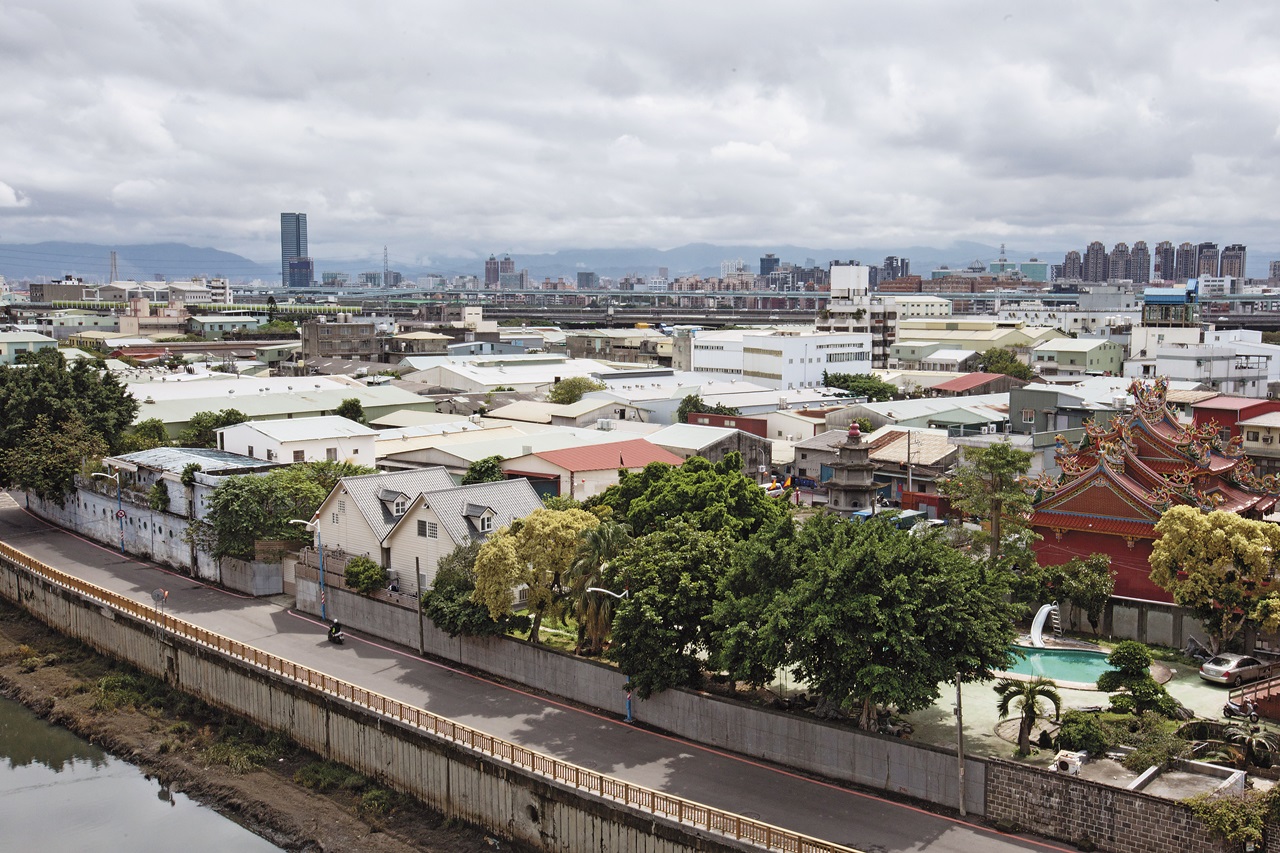 五股青天宮及周邊7千多坪土地，因借名登記在廟祝名下，2度遭盜賣。