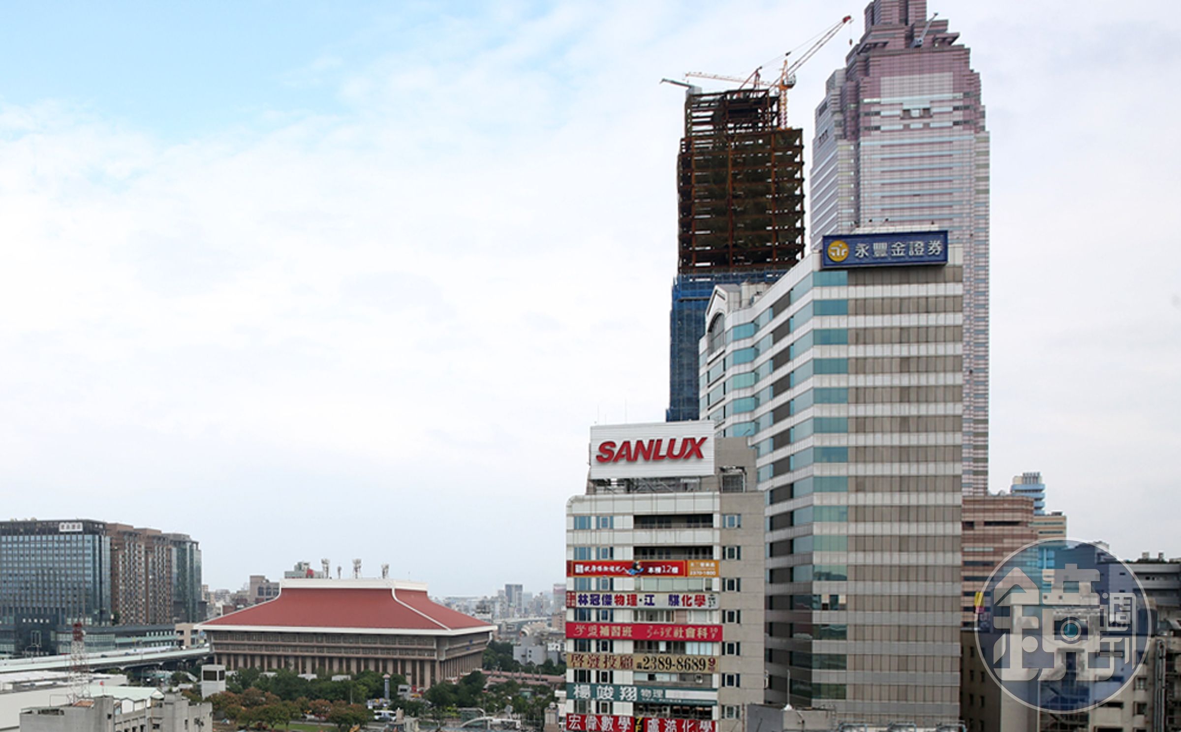 台北市火車站是每年領股東會贈品的大本營，只要跑一趟，就可以領到許多企業所送的股東會贈品。