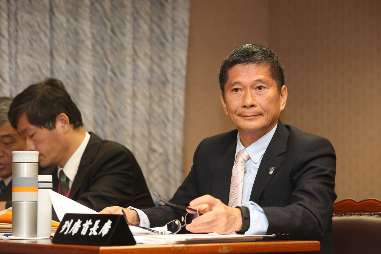 客委會主委李永得在台北轉運站遭警察盤查身份證件，他在臉書批評：「台北市甚麼時候變成警察國家？」