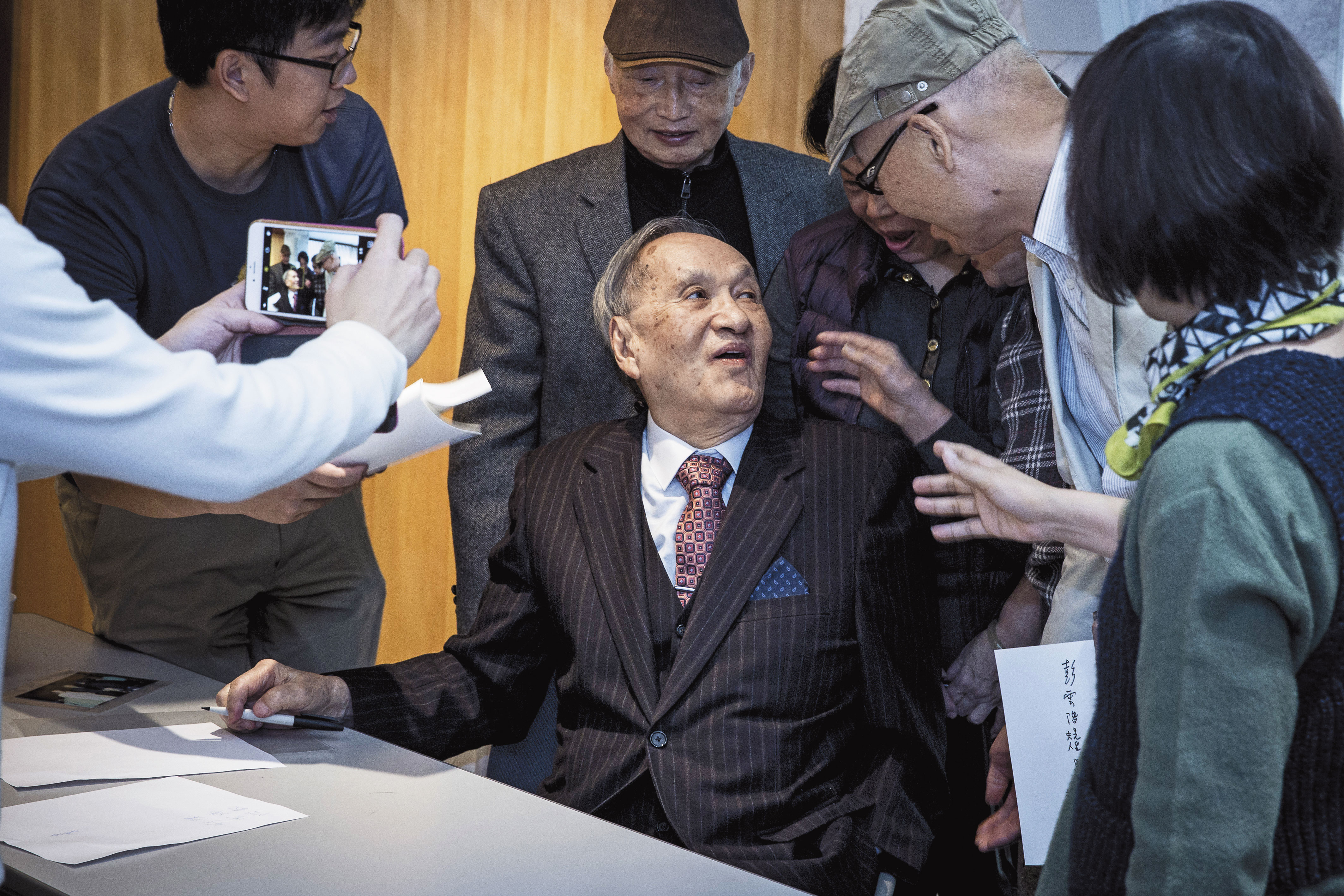 即便新書發表會前血壓升高，彭明敏仍打起精神出席活動。