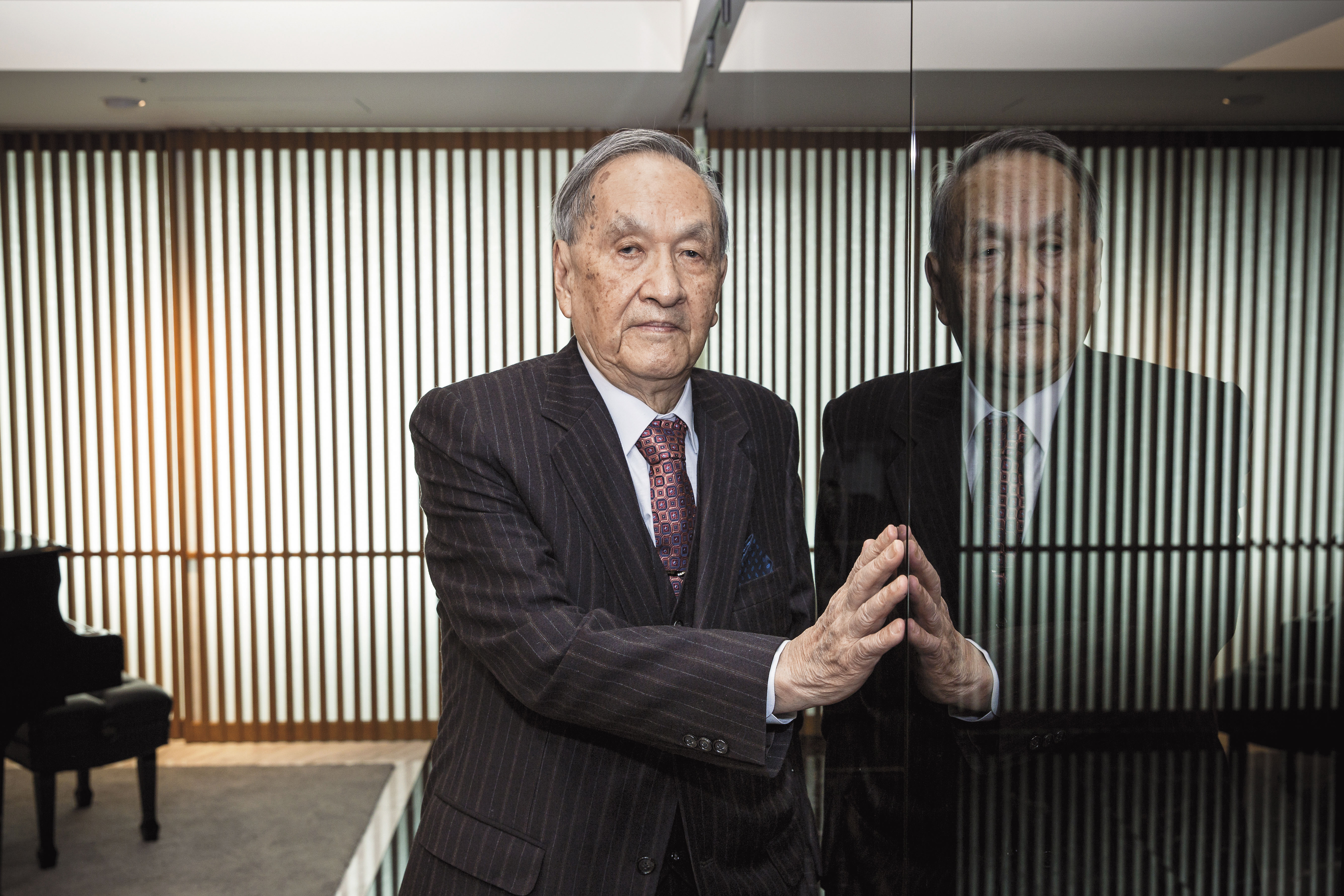 彭明敏受日本教育，禮俗飲食受漢文化影響，思辨是西方思維，思想由3個世界構成。