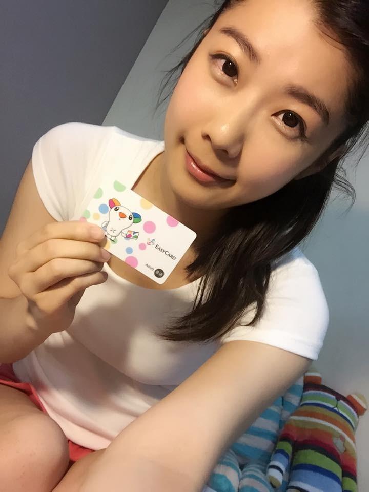 周亭羽介入九把刀感情,兩年後成正牌女友。(翻攝臉書)