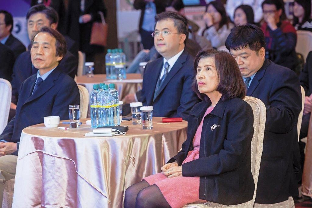 大同總經理林郭文艷面對市場派的挑戰,承受極大壓力。